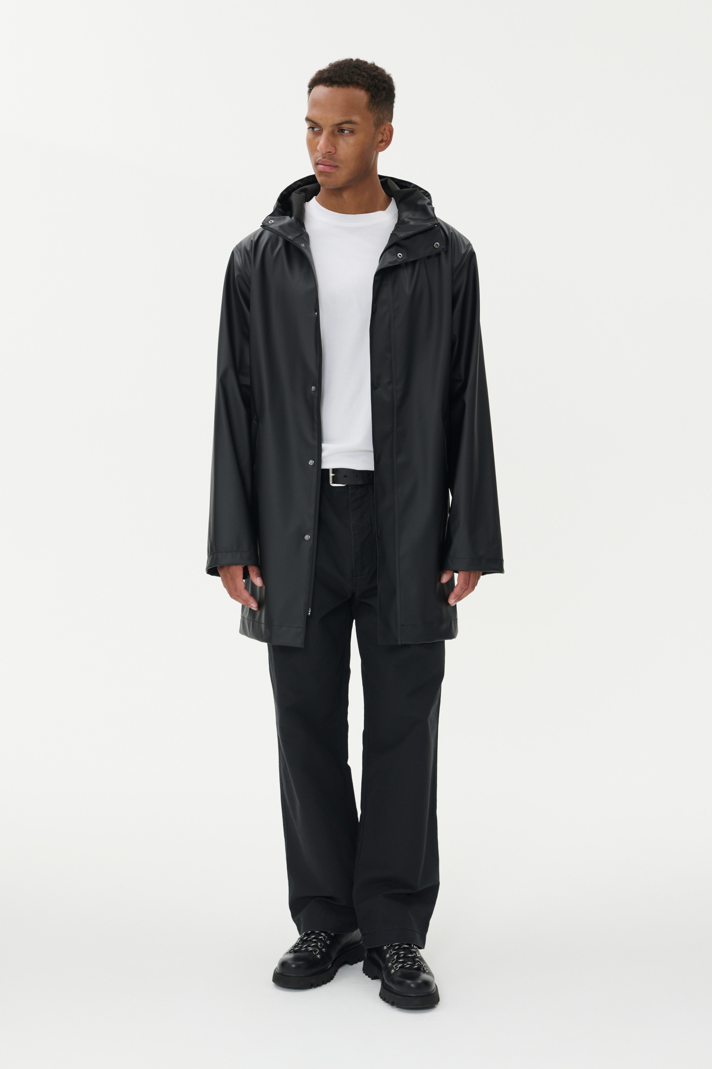 MARainy Mantel LOOKBOOK FRONT 30208723-300275