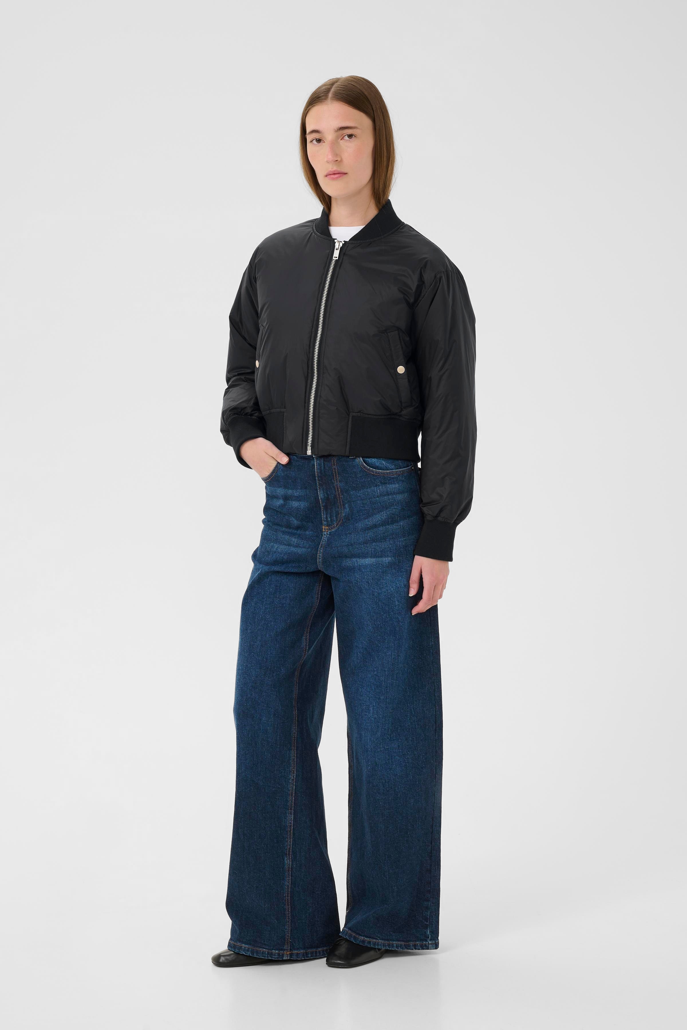 KialinnIW Cropped bomber Jacke LOOKBOOK FRONT 30110657-194008