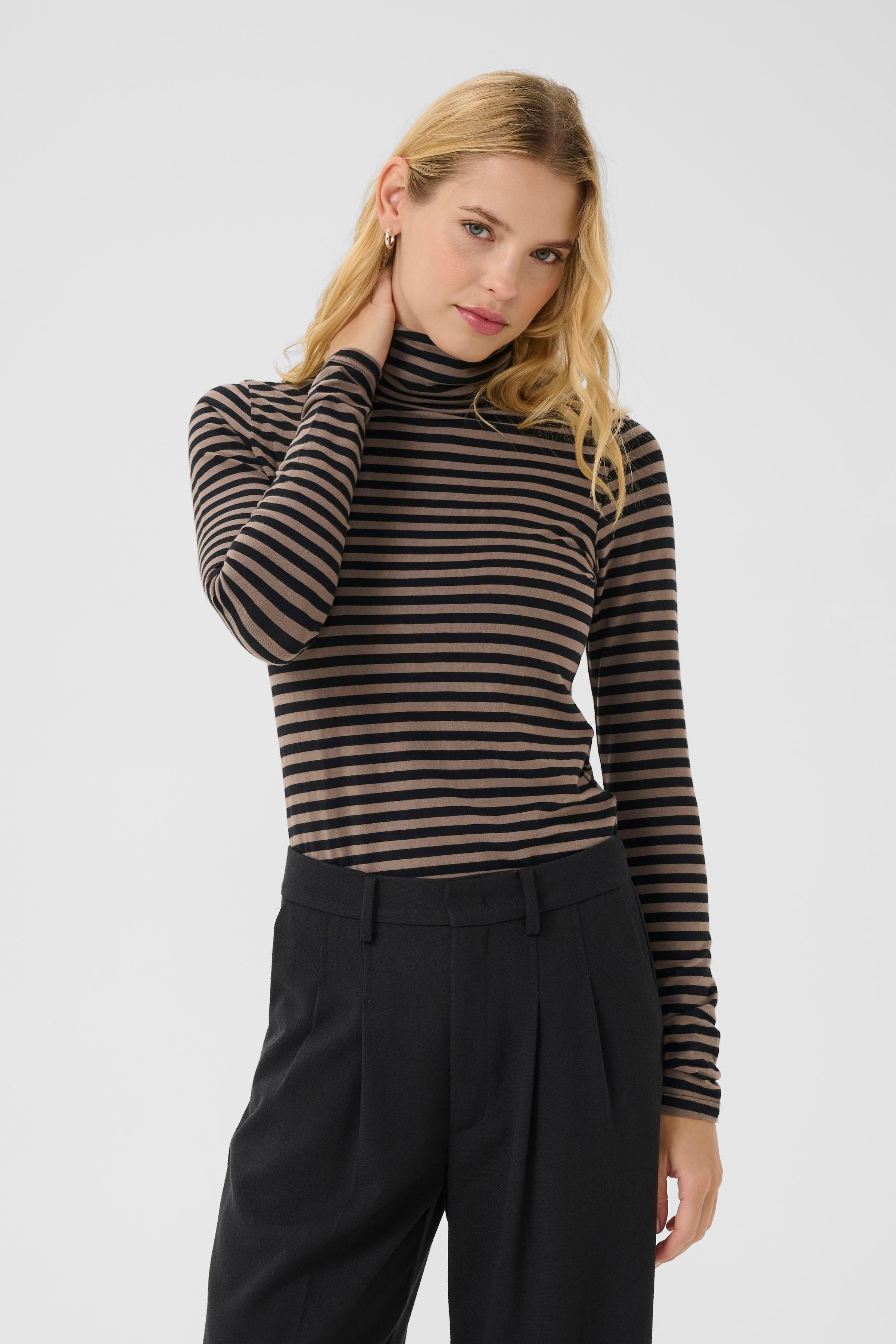 EfinasPW T-shirt LOOKBOOK FRONT 30309923-304267