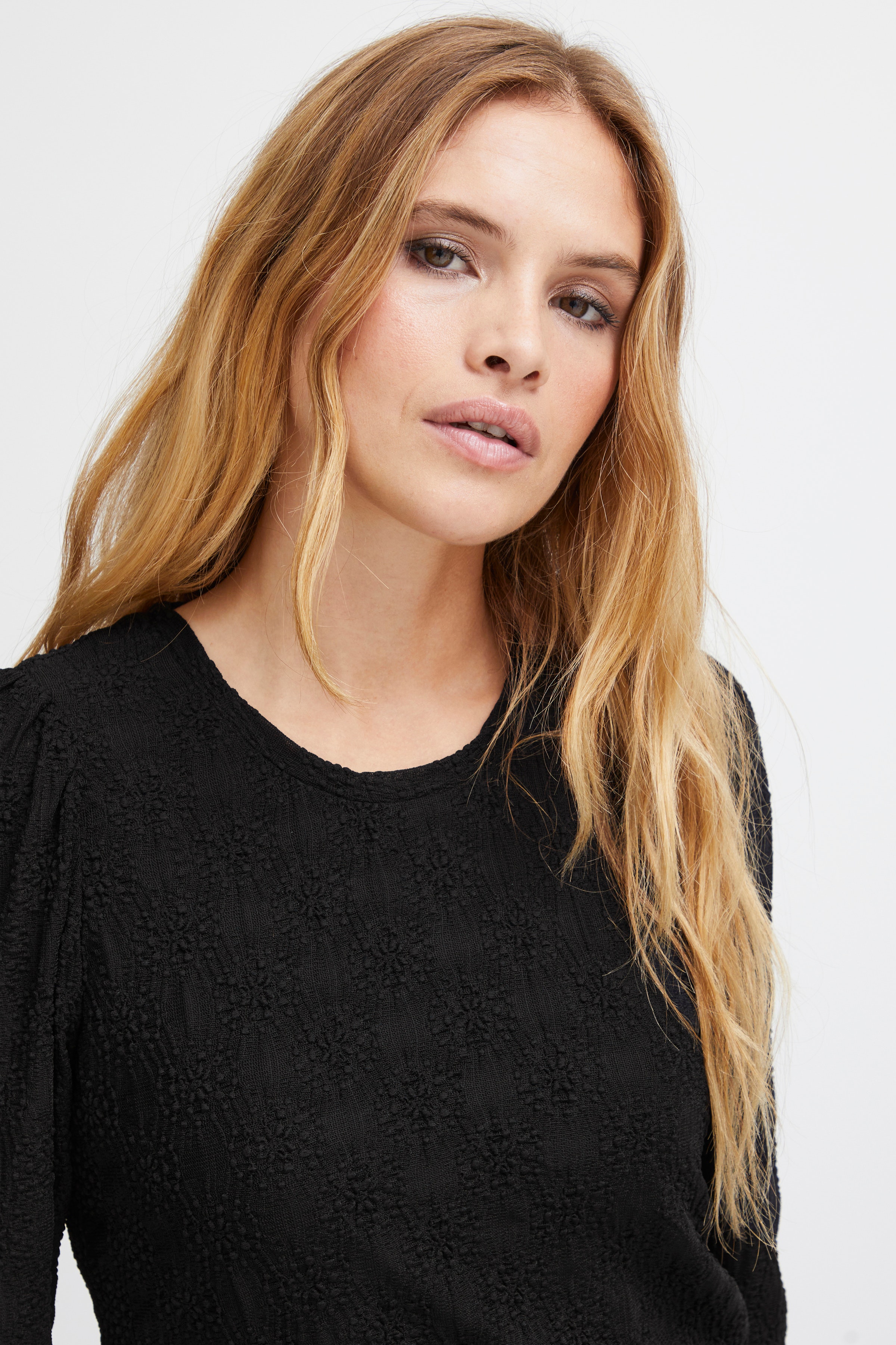 PZDELIA T-shirt LOOKBOOK DETAIL 50207808-193911