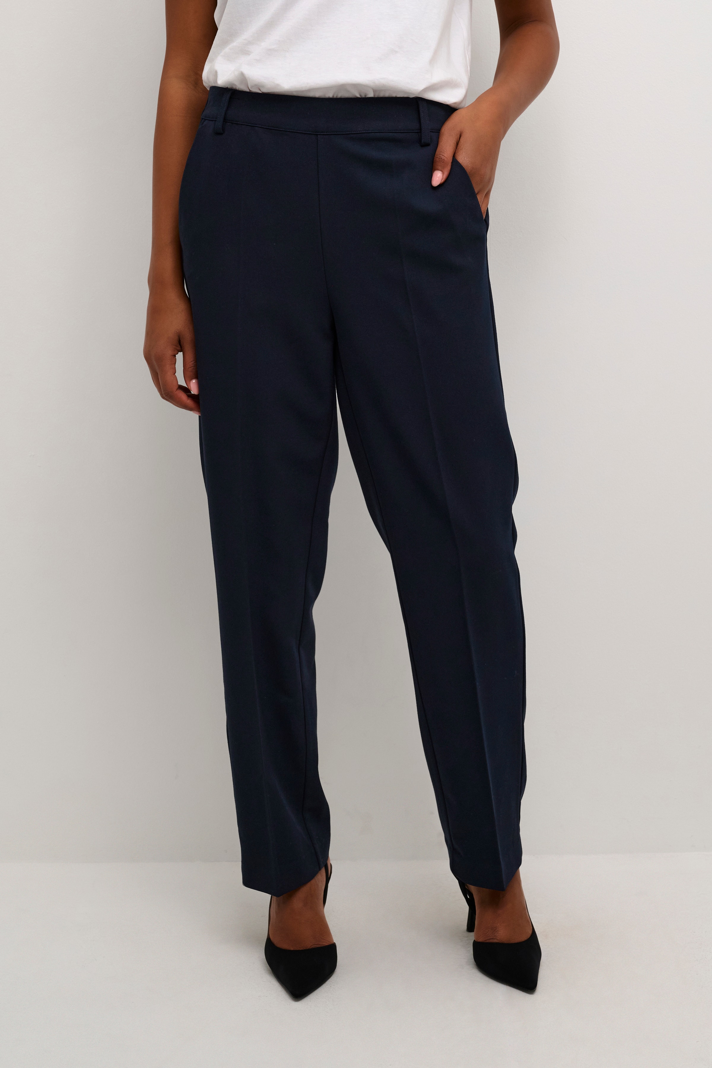 KAsakura Trousers LOOKBOOK FRONT 10506858-194020