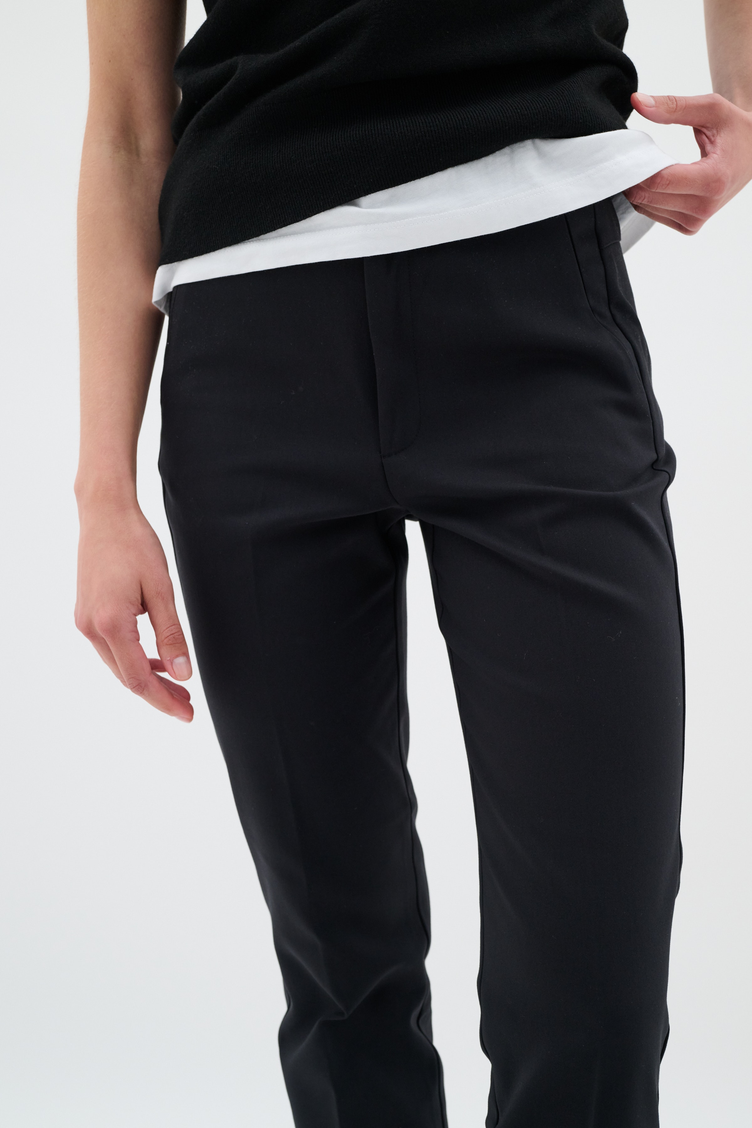 EmmyIW Trousers LOOKBOOK DETAIL 30110606-194008