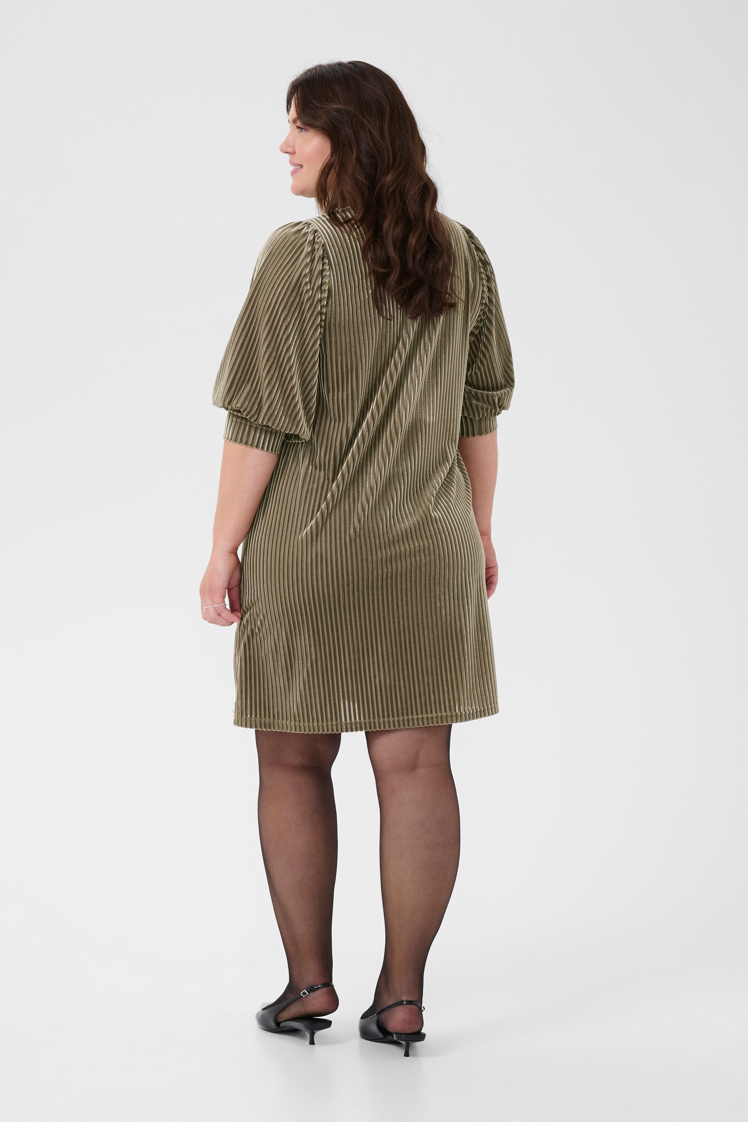 KCcacanna Velourskleid LOOKBOOK BACK 10581209-190808