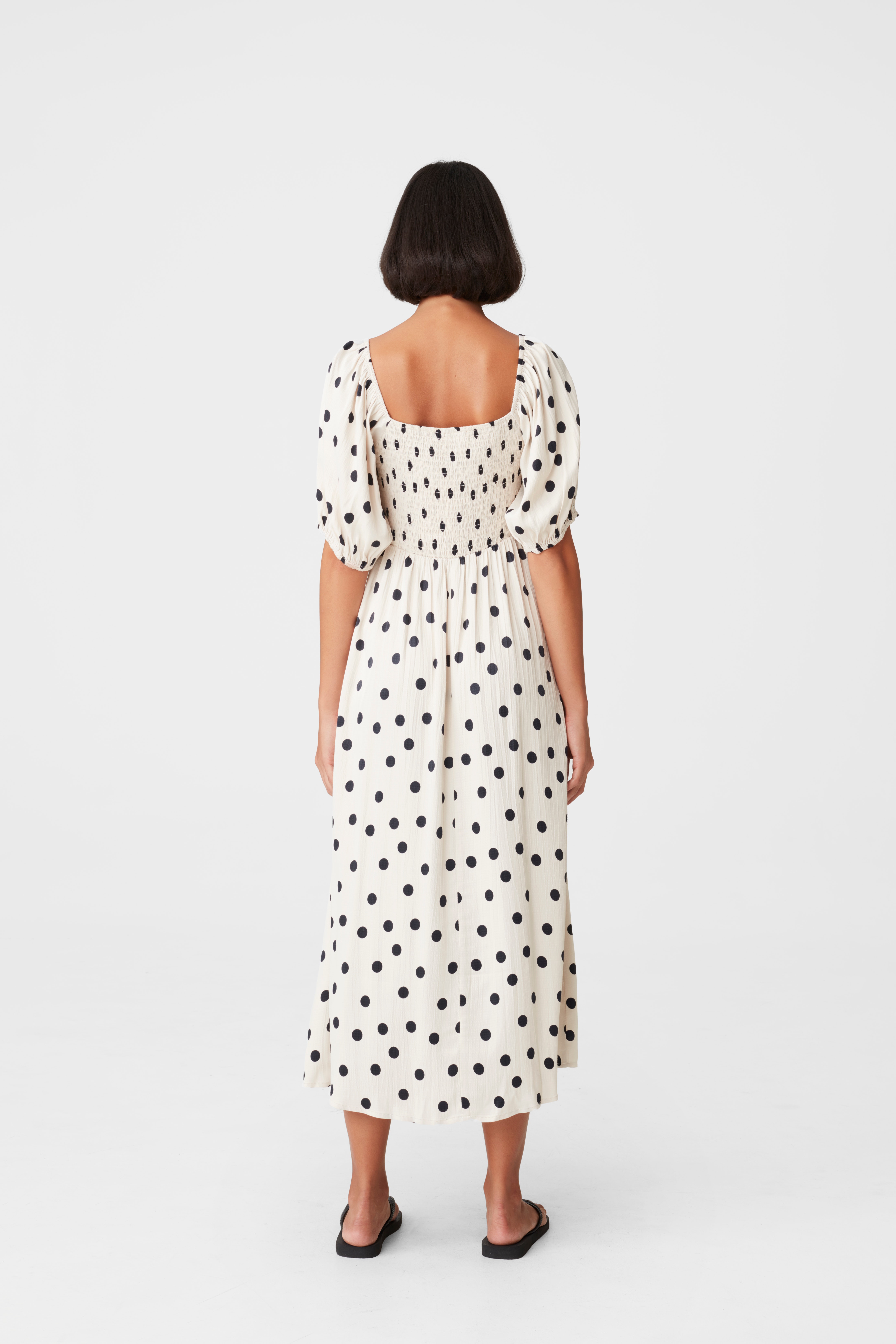 DoraGZ Kjole LOOKBOOK FRONT 10905306-101413