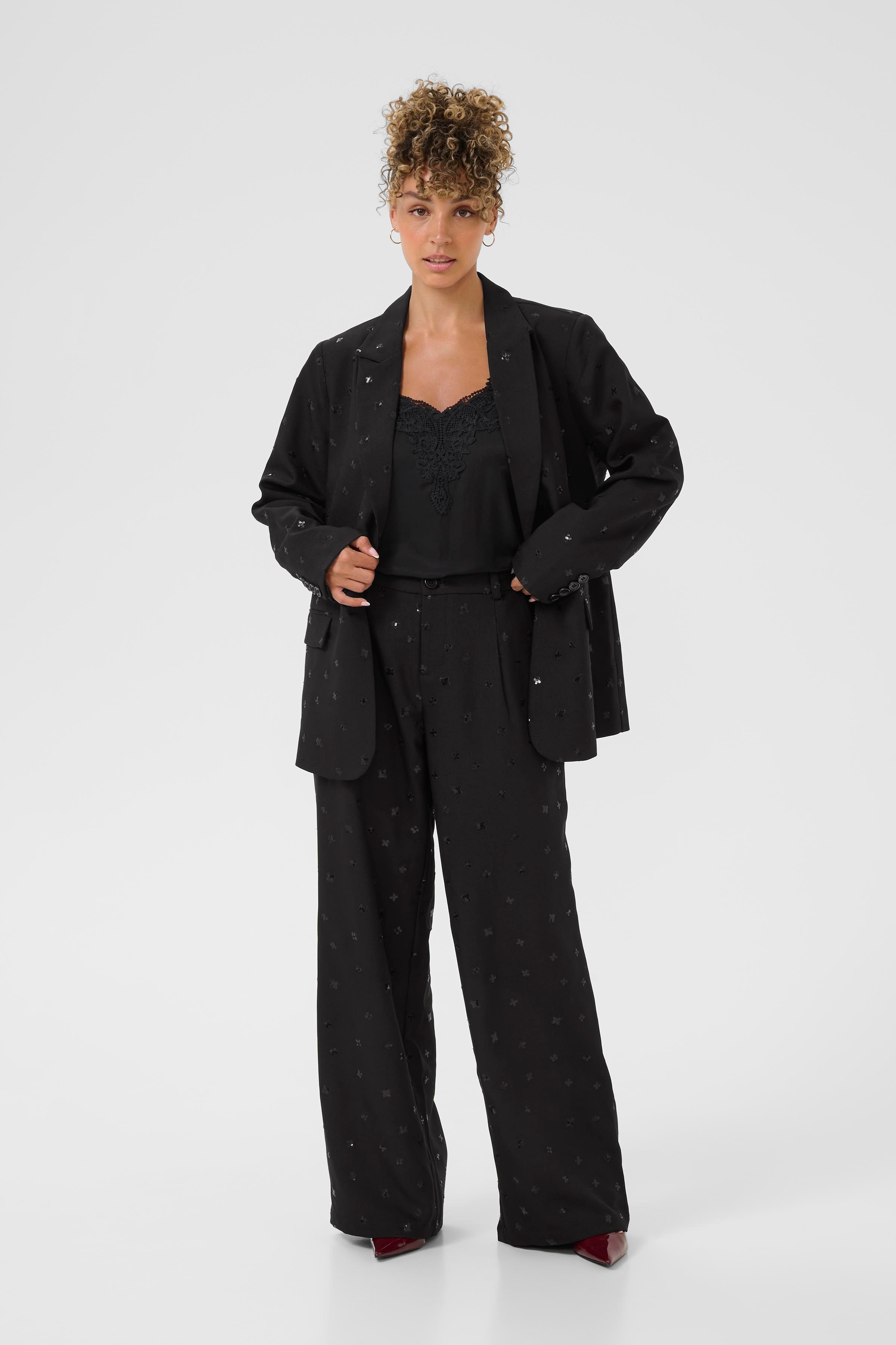 CRLona Trousers LOOKBOOK FRONT 10614373-100120
