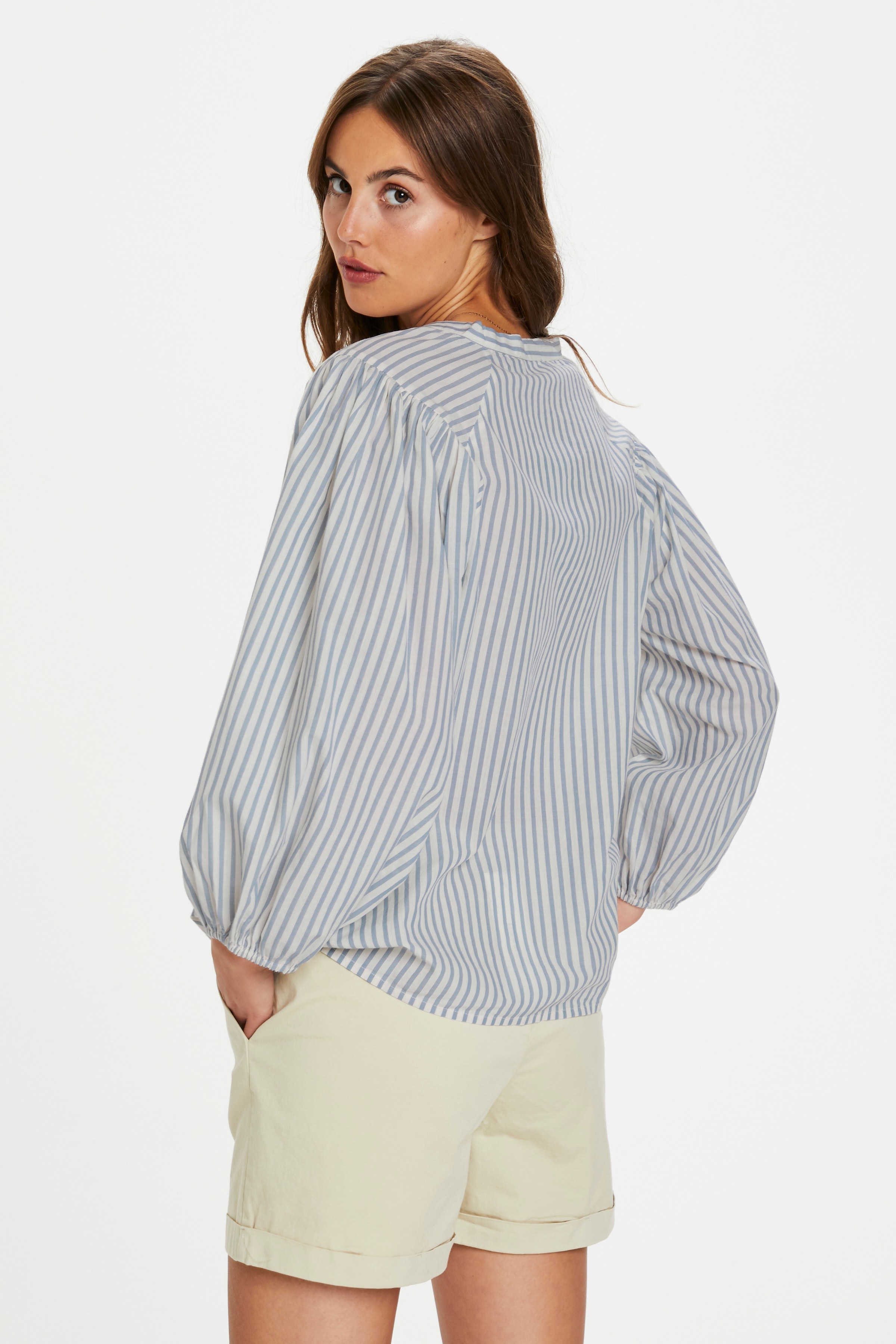 SLCalville Shirt LOOKBOOK BACK 30405210-174032