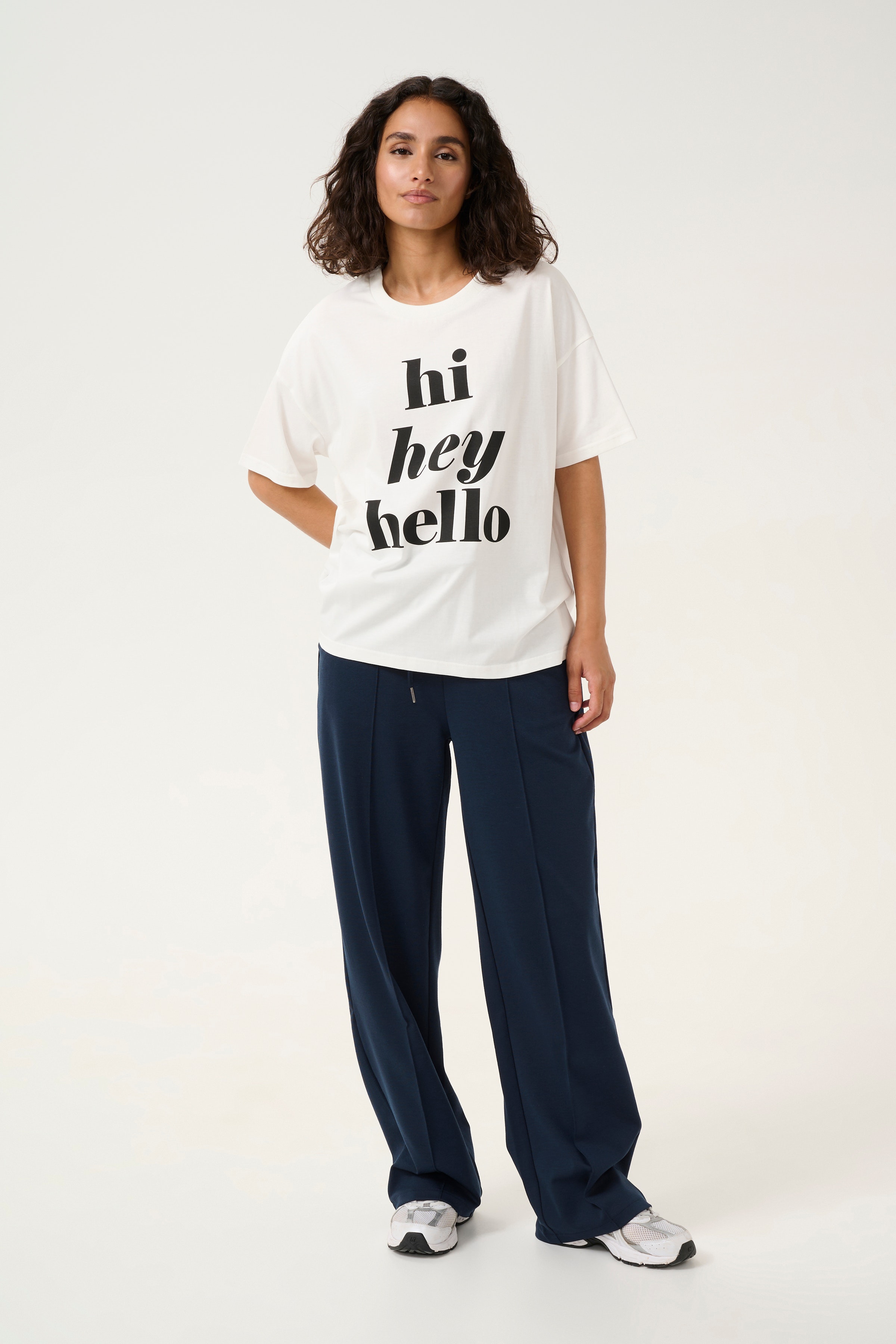 KAellen T-shirt LOOKBOOK FRONT 10509429-110602