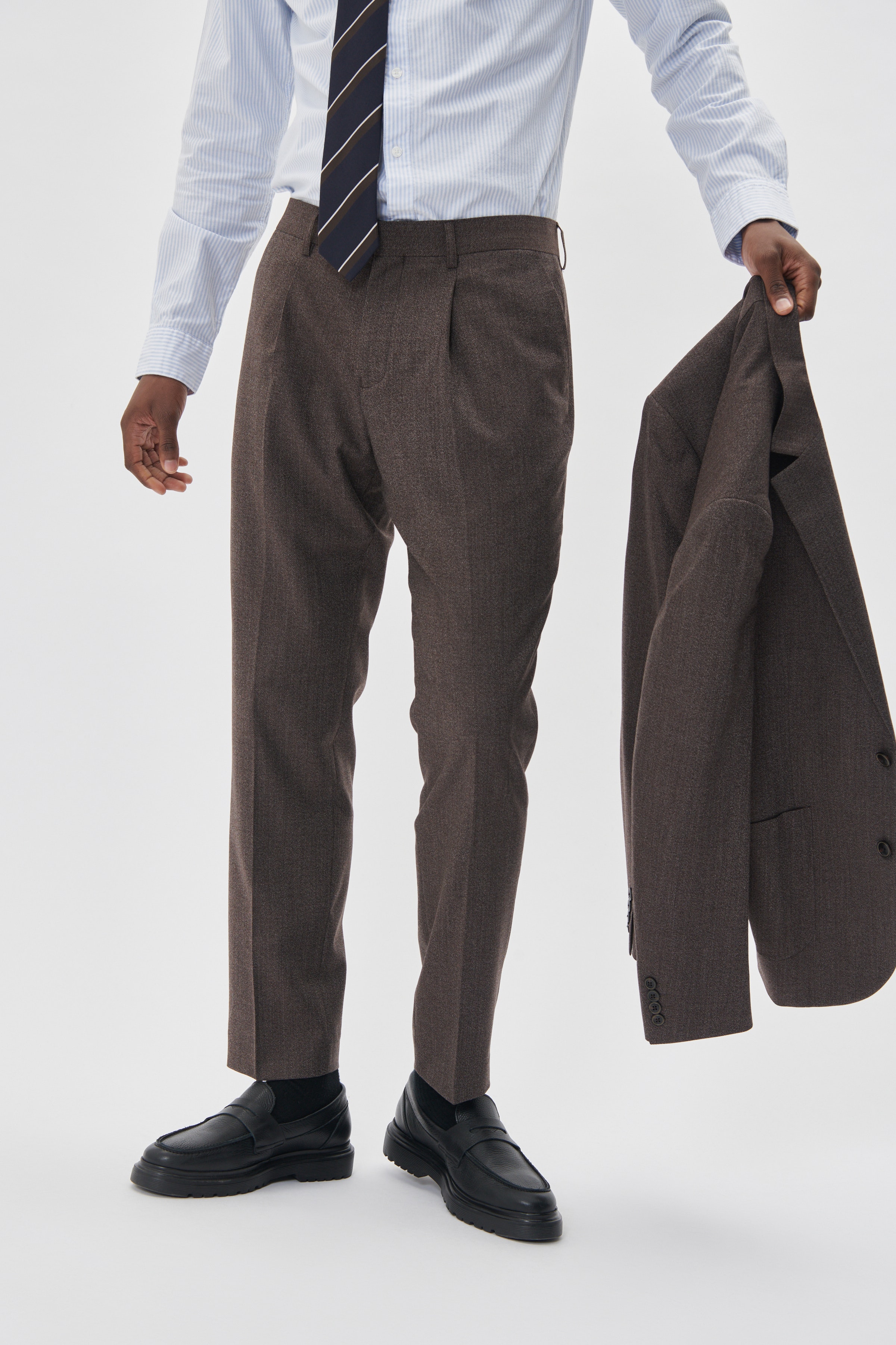 MAweller Hose LOOKBOOK FRONT 30207508-1911031