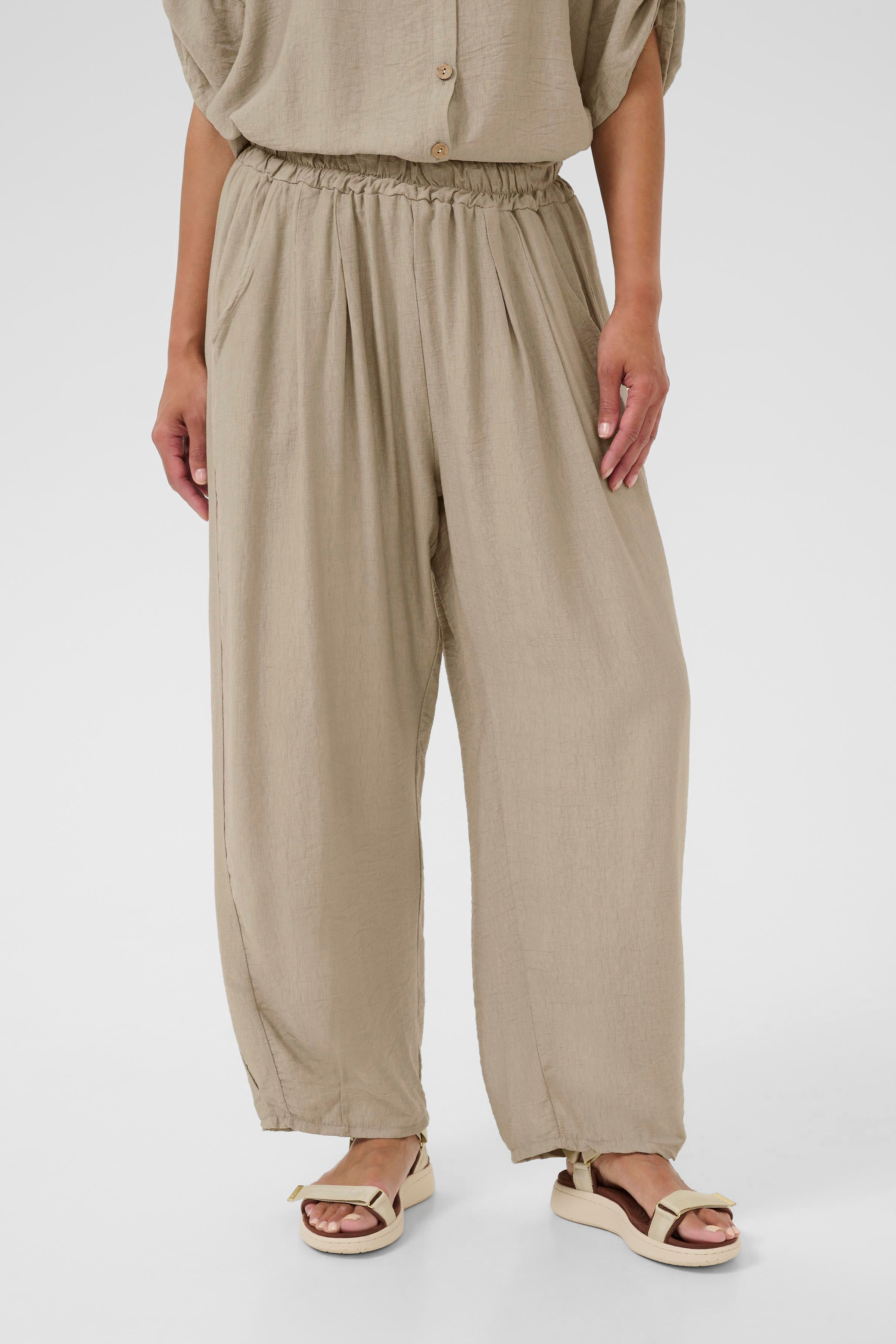 BPkiana Bukser LOOKBOOK FRONT 40103547-400705