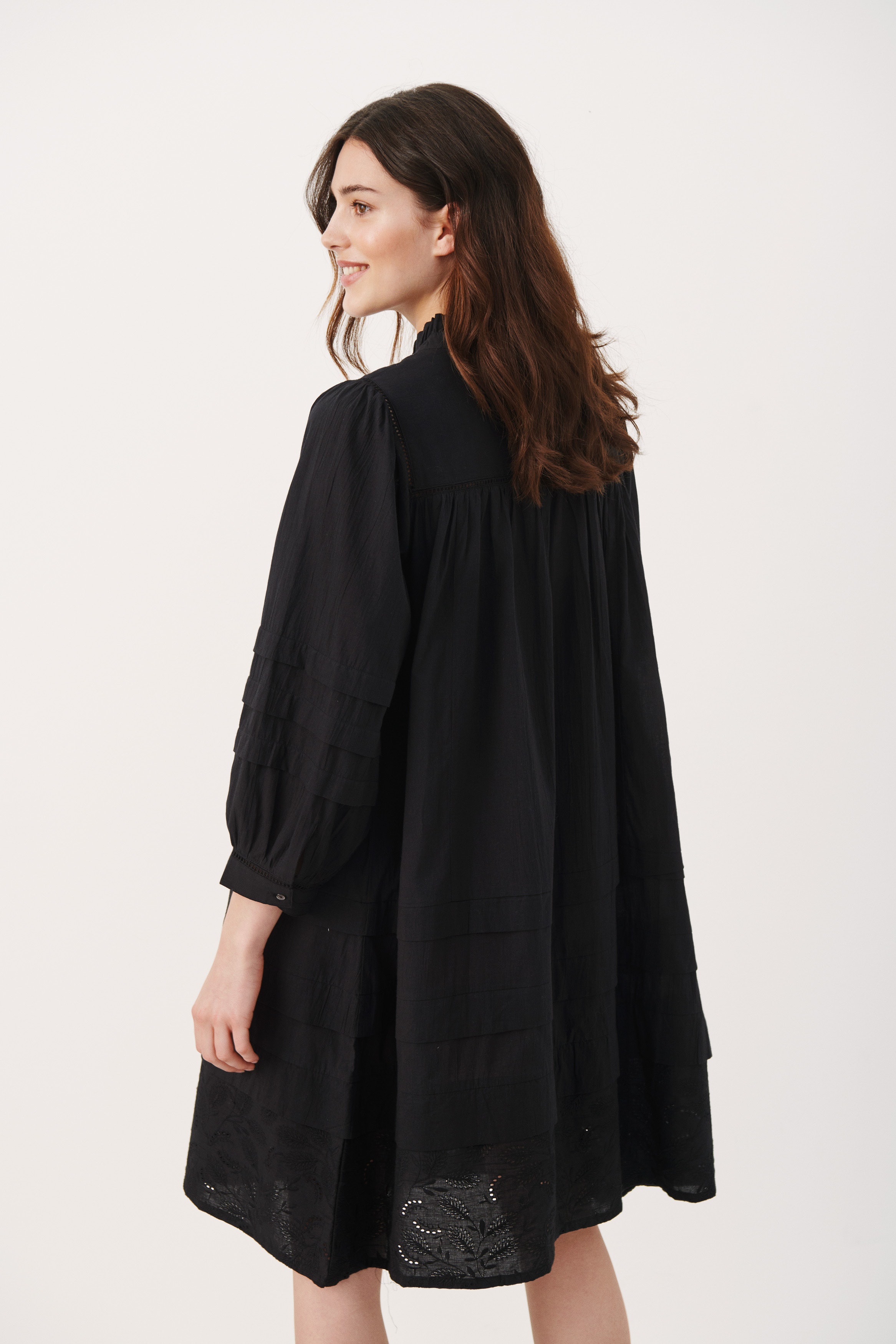 RisePW Dress LOOKBOOK BACK 30307051-194008