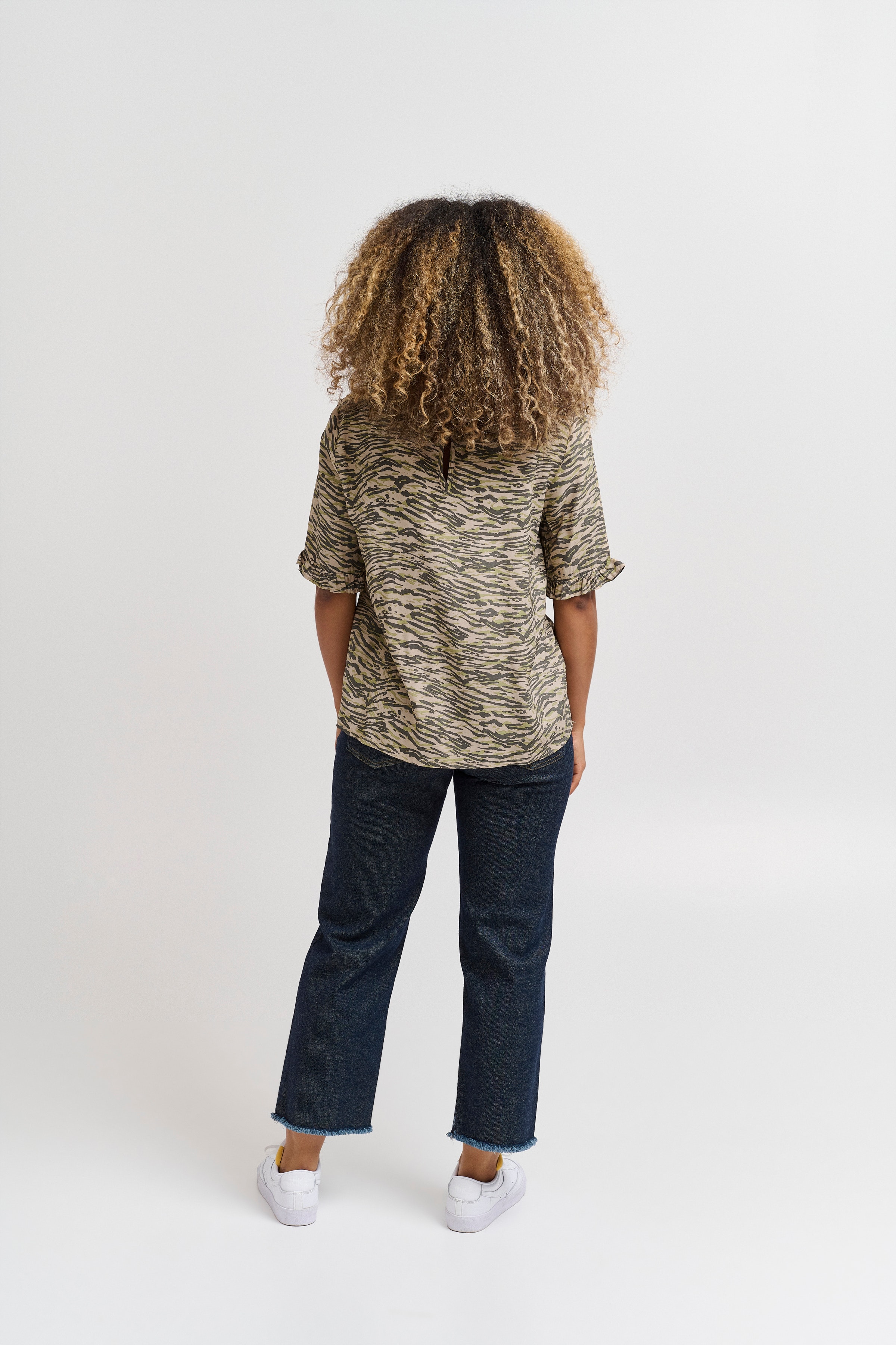 Blouse with short sleeve LOOKBOOK BACK 50206456-201106