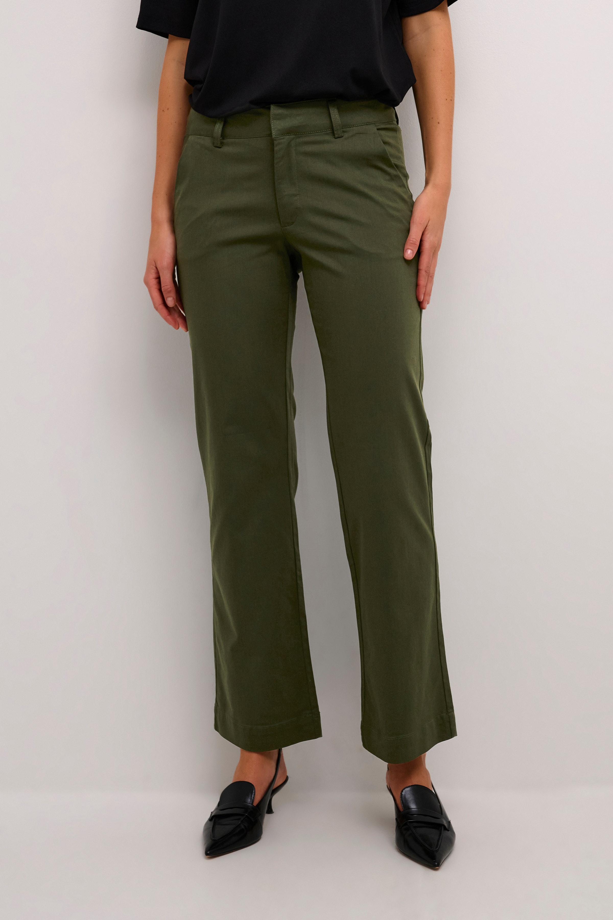 KAlea Bukser LOOKBOOK FRONT 10508112-190414