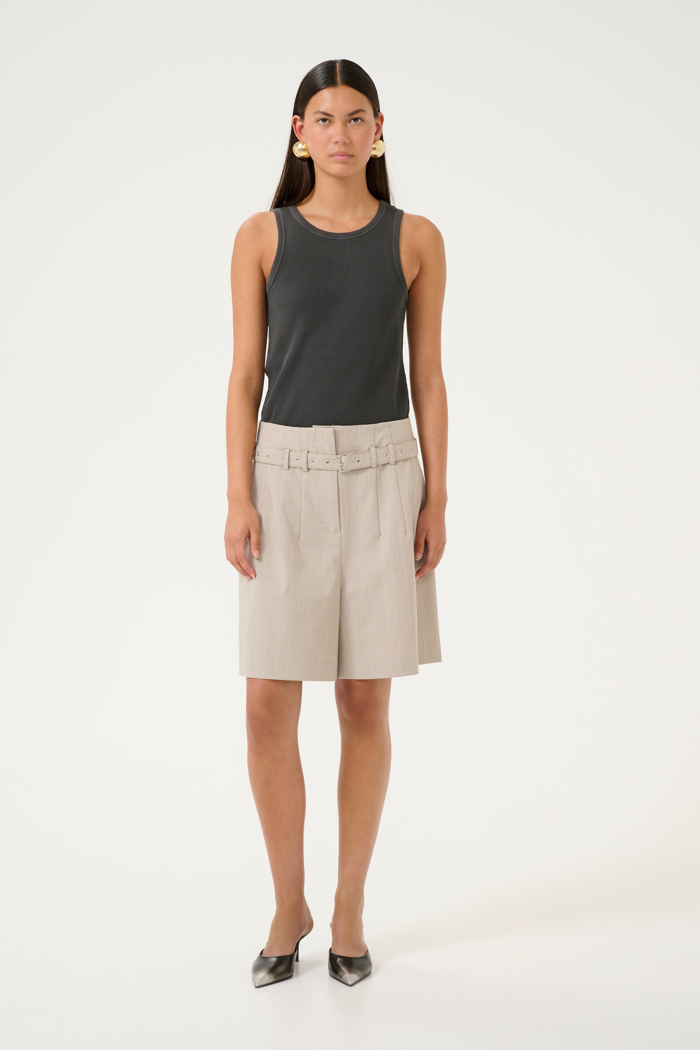 KBUbertha Shorts LOOKBOOK FRONT 10105387-107402