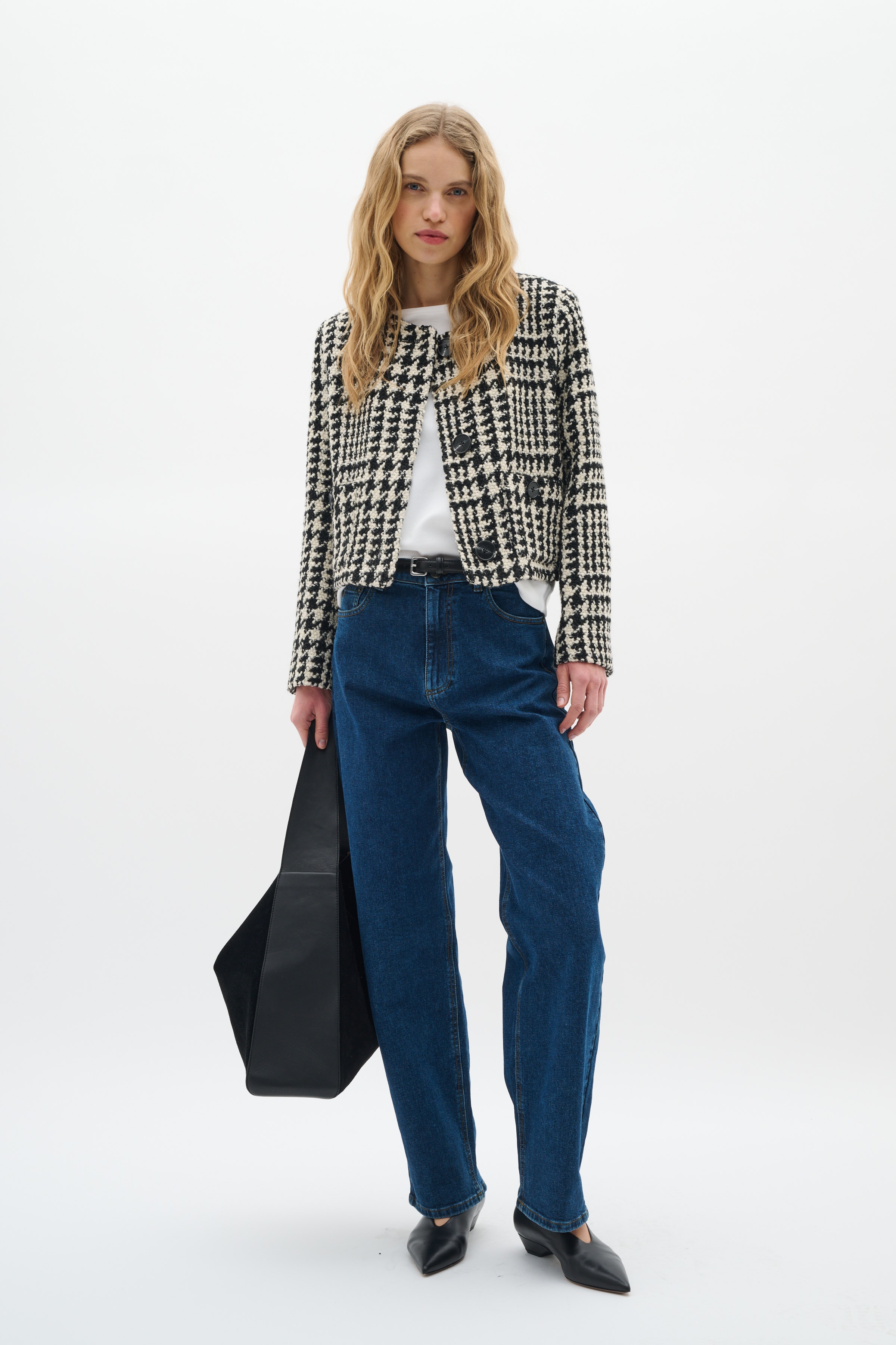 BryaIW Blazer LOOKBOOK FRONT 30111000-300027