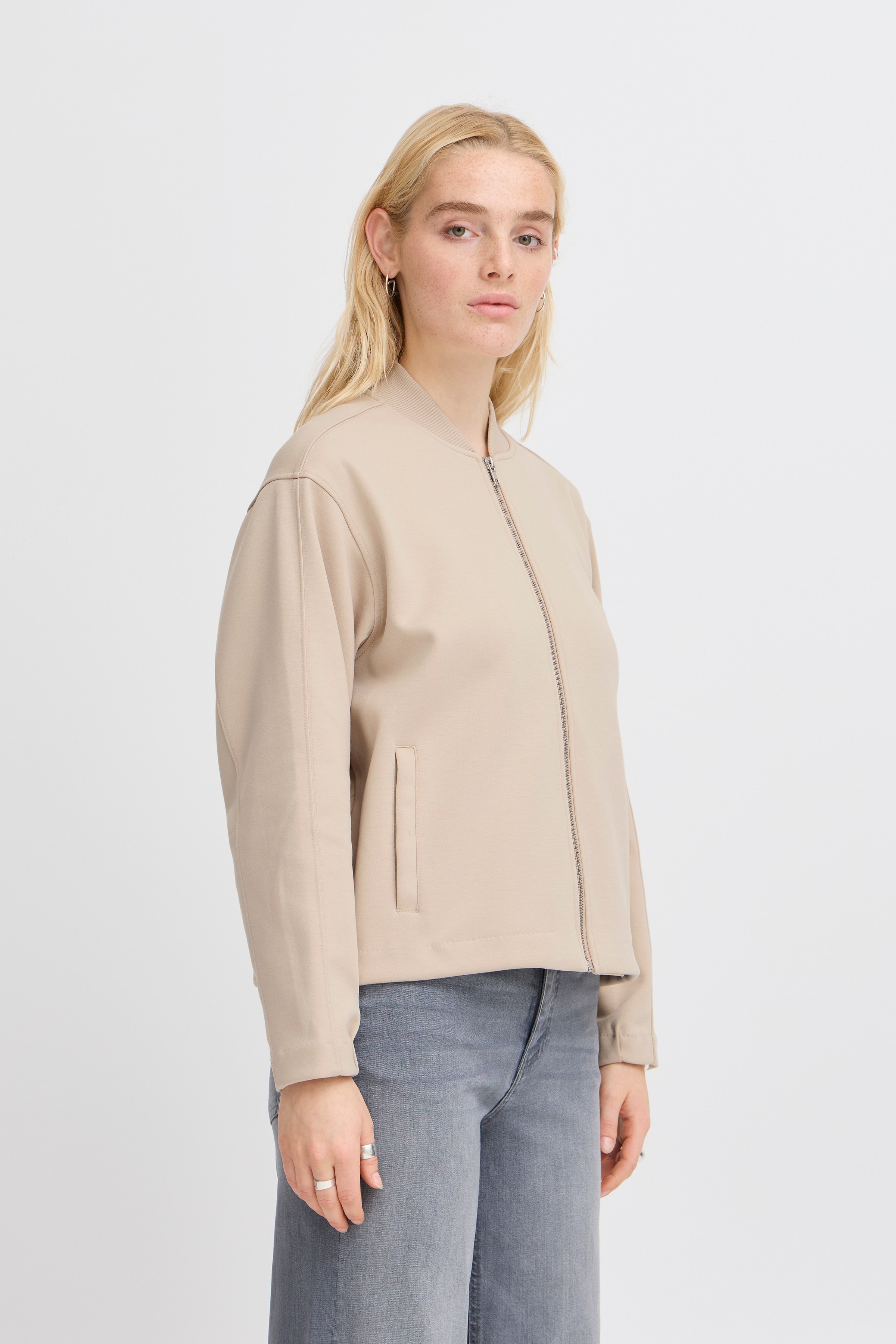 IHKATE Yttertøy LOOKBOOK FRONT 20122548-151308