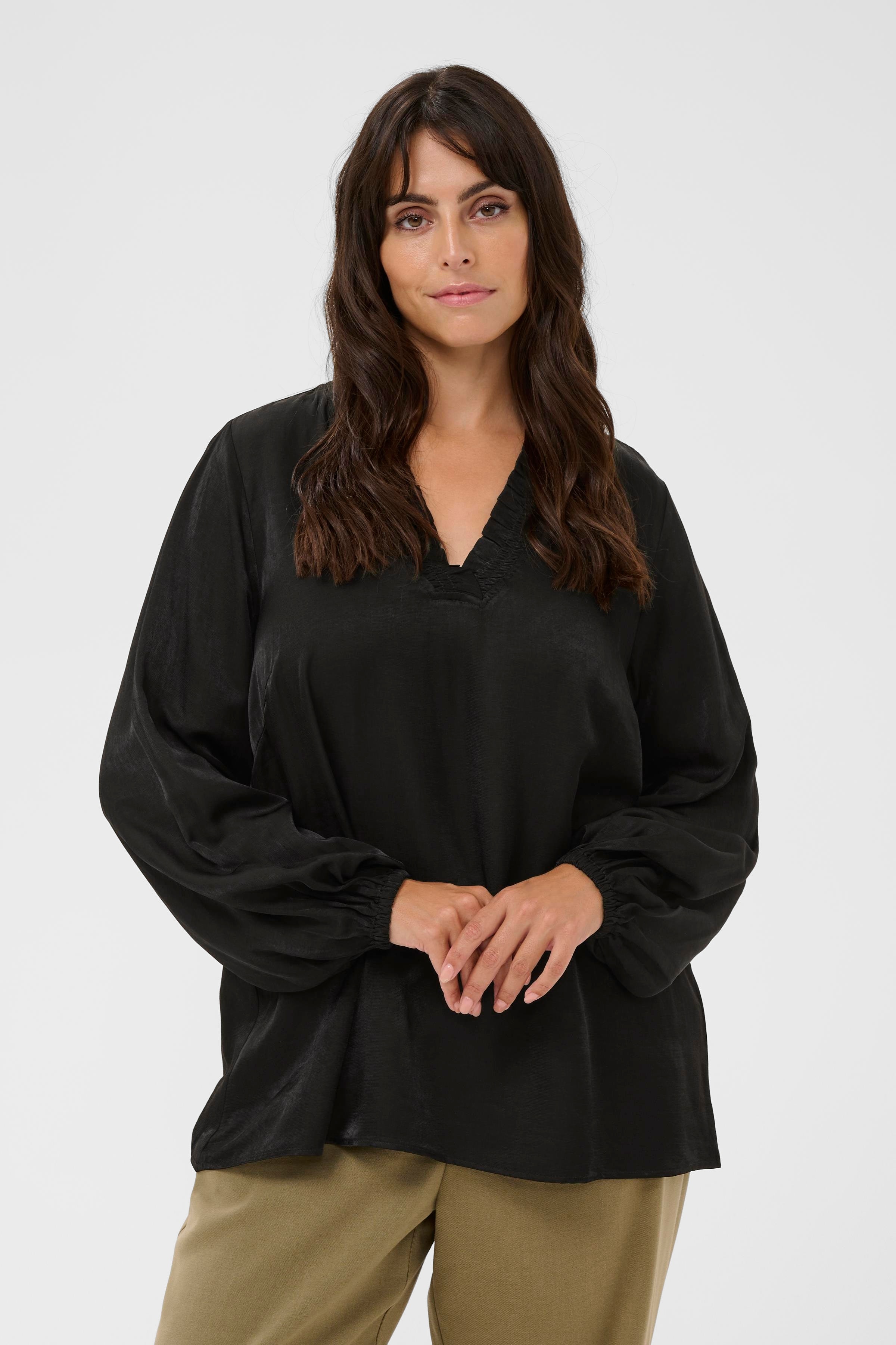 KCmilia Bluse LOOKBOOK FRONT 10583774-100121