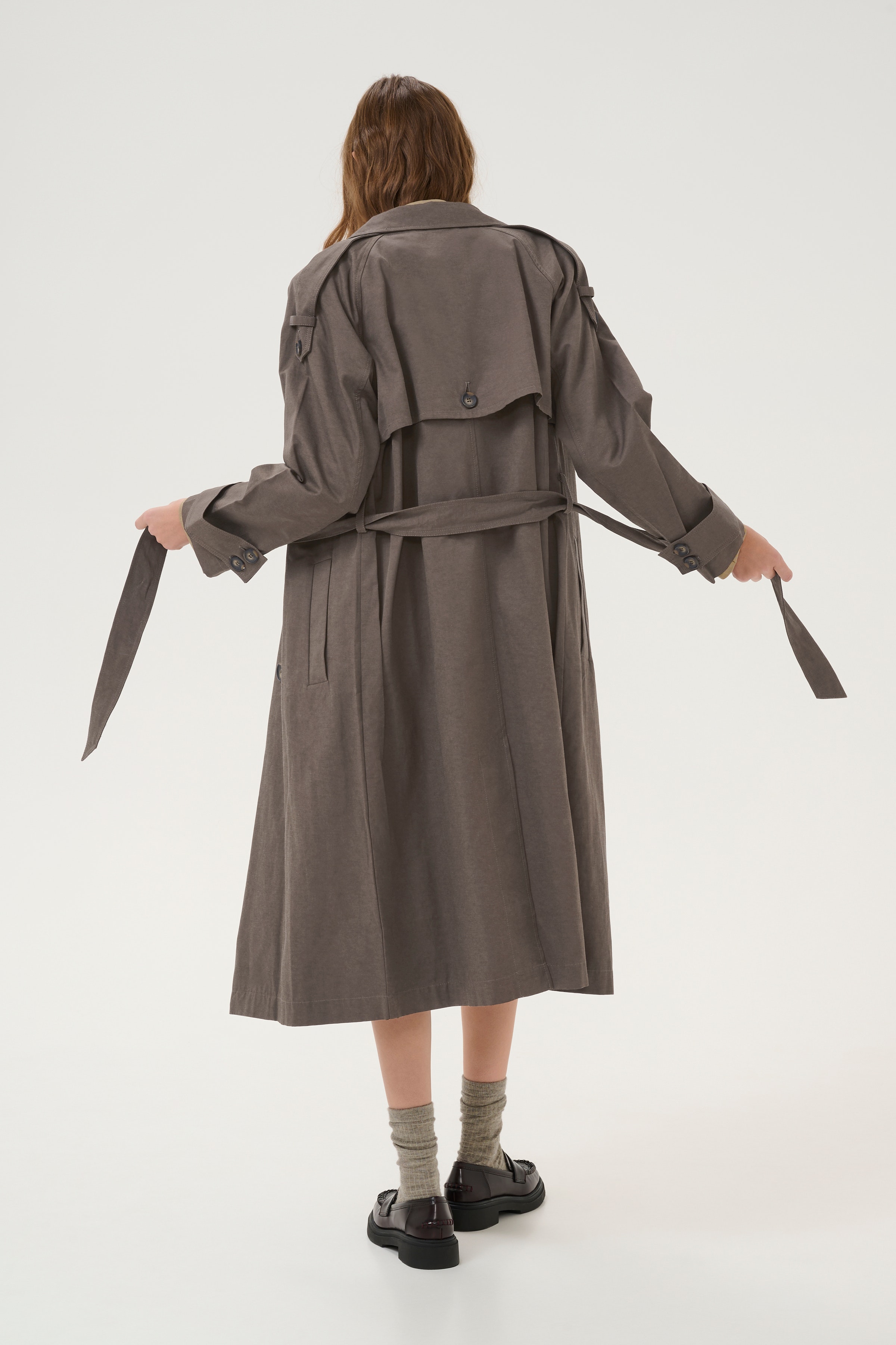 MiraMW Coat LOOKBOOK BACK 10705026-190810