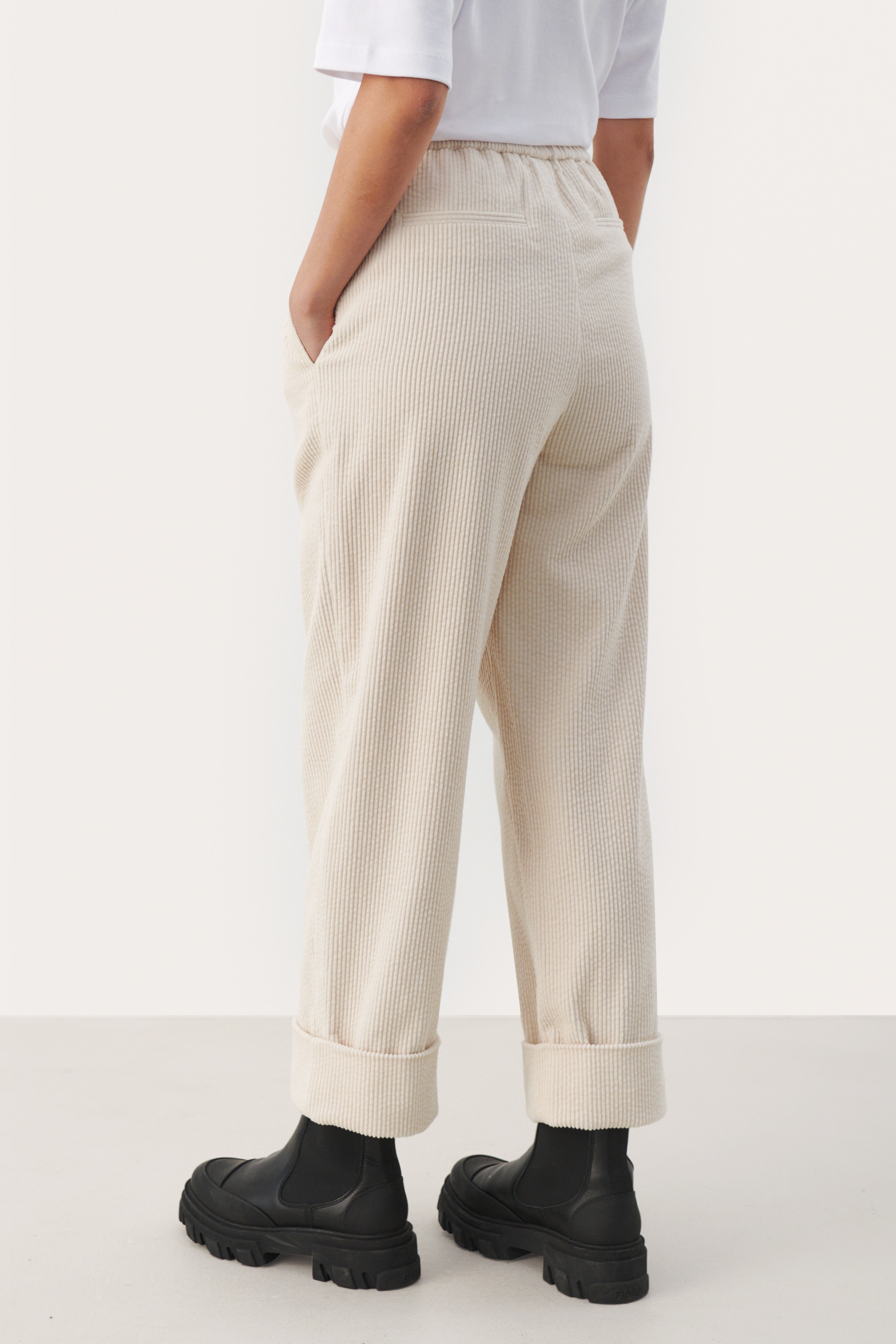 CalleighPW Trousers LOOKBOOK BACK 30307985-130003