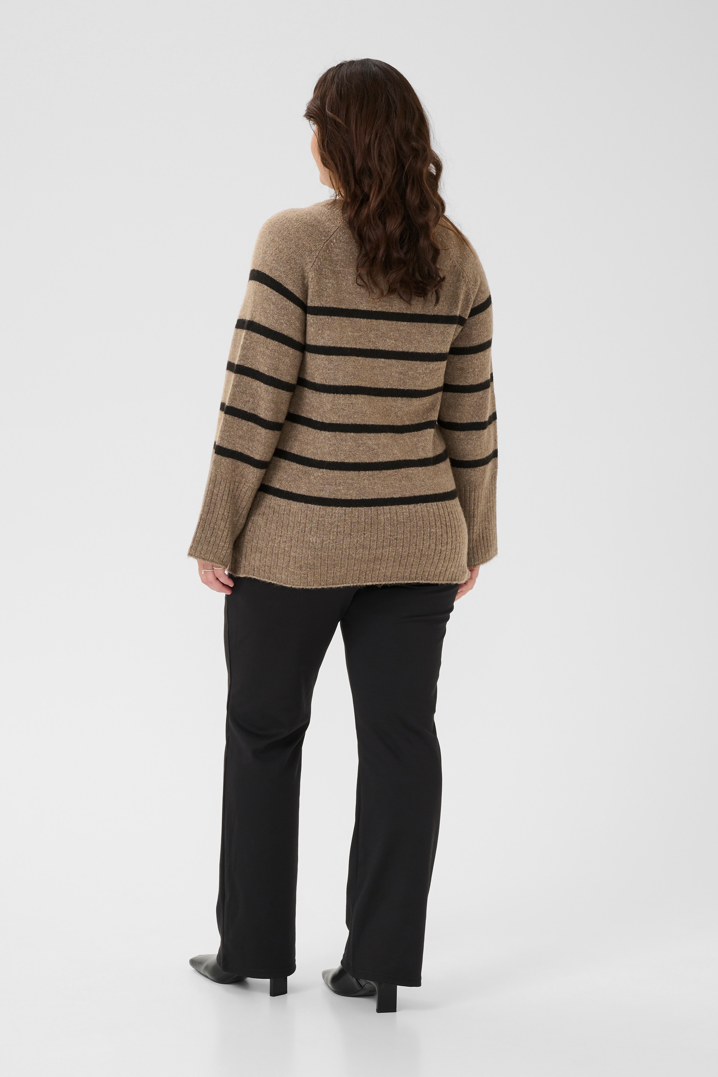 KCerina Pullover LOOKBOOK BACK 10583794-108598