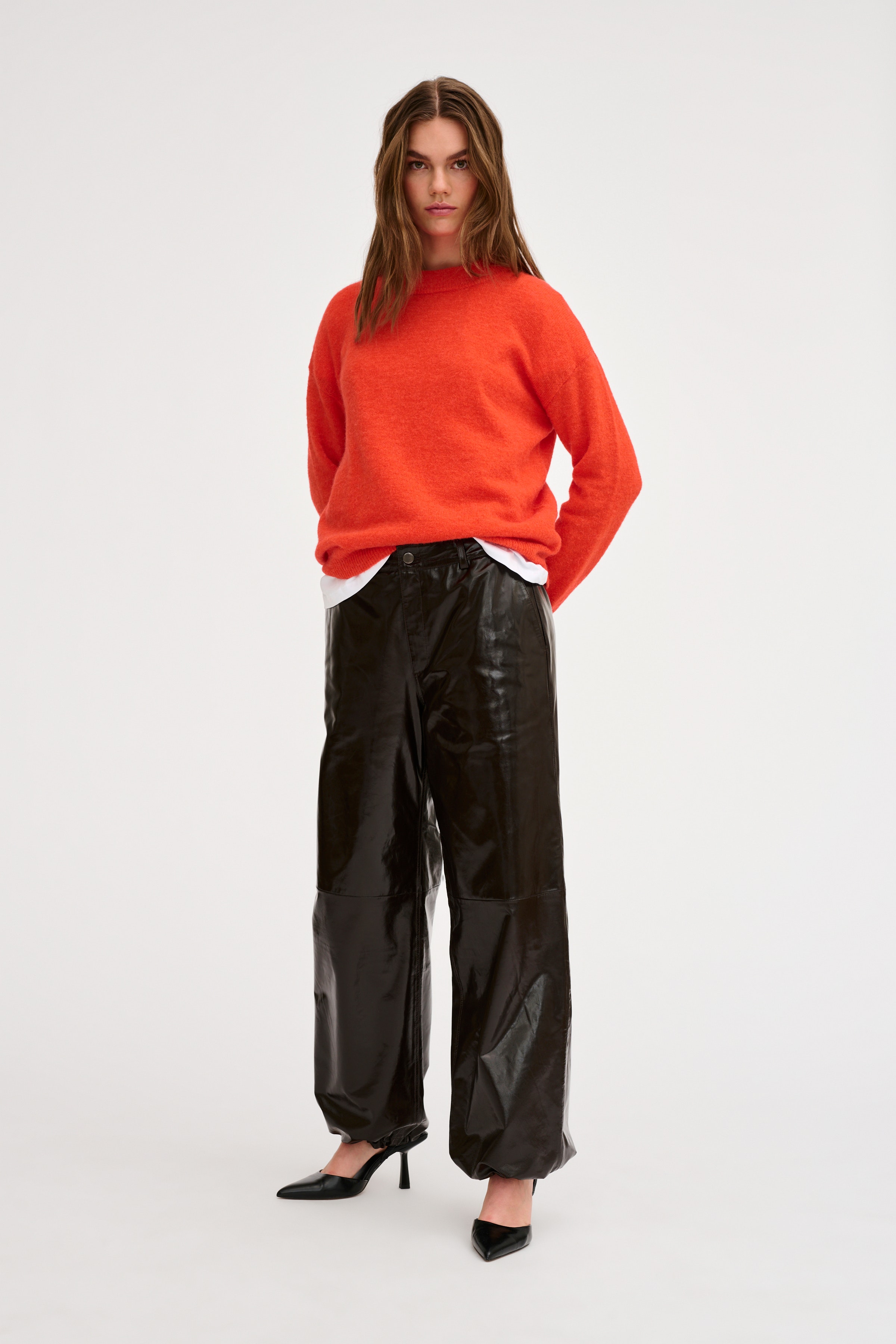 AnnaMW Hose LOOKBOOK FRONT 10704355-190840