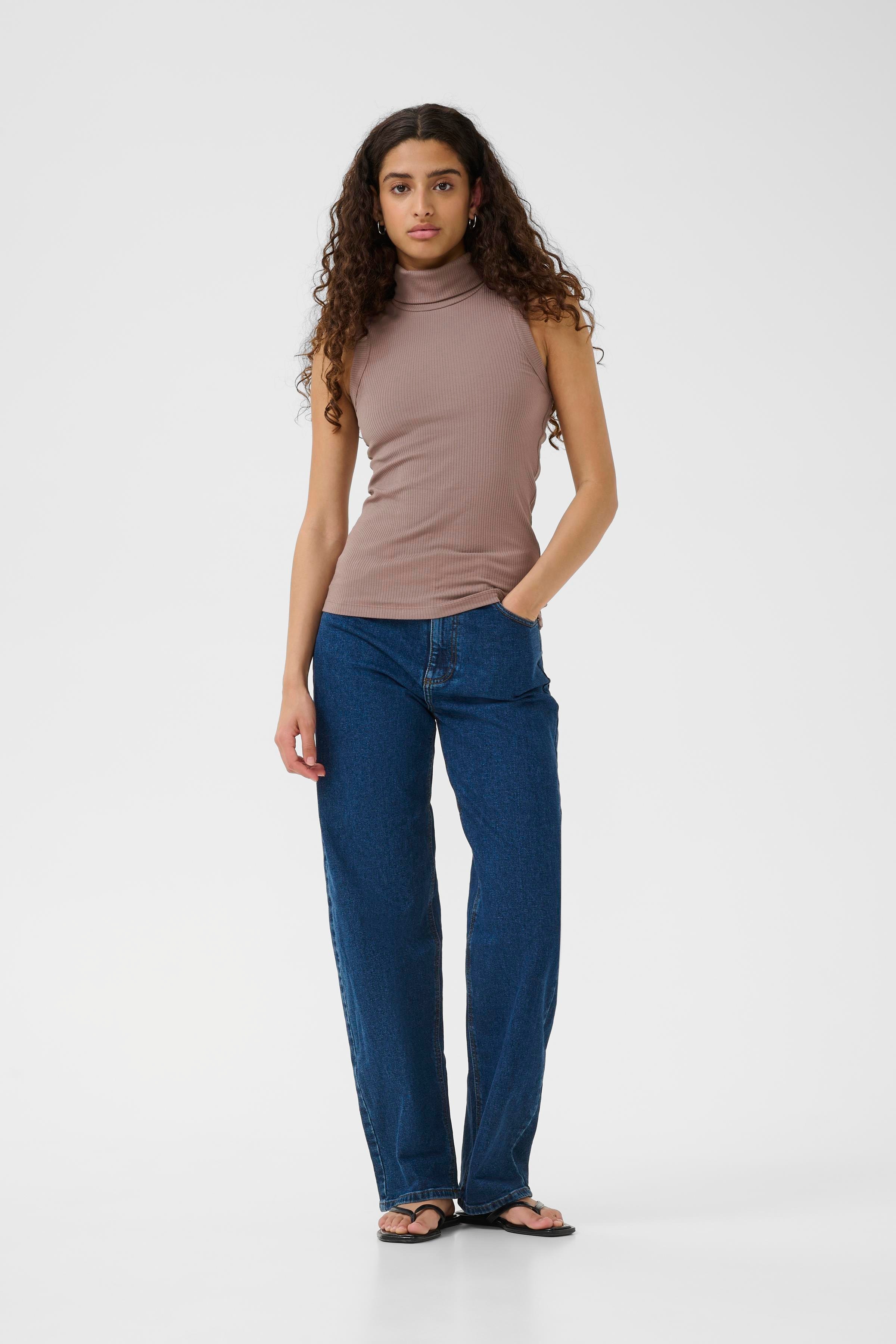 DagnaIW Top LOOKBOOK FRONT 30106690-181306