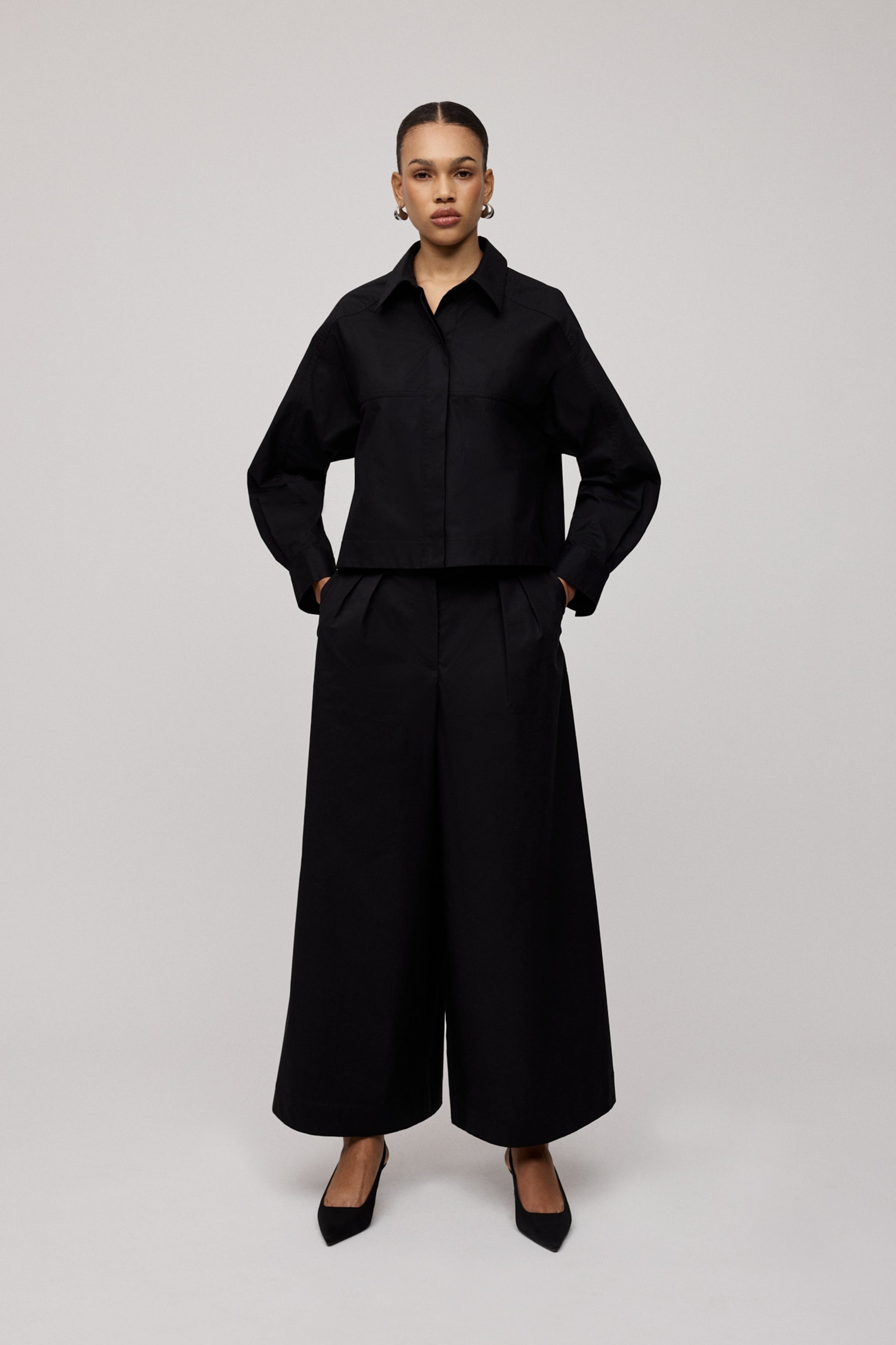 PIERINA Bukser LOOKBOOK FRONT 30600520-BK999