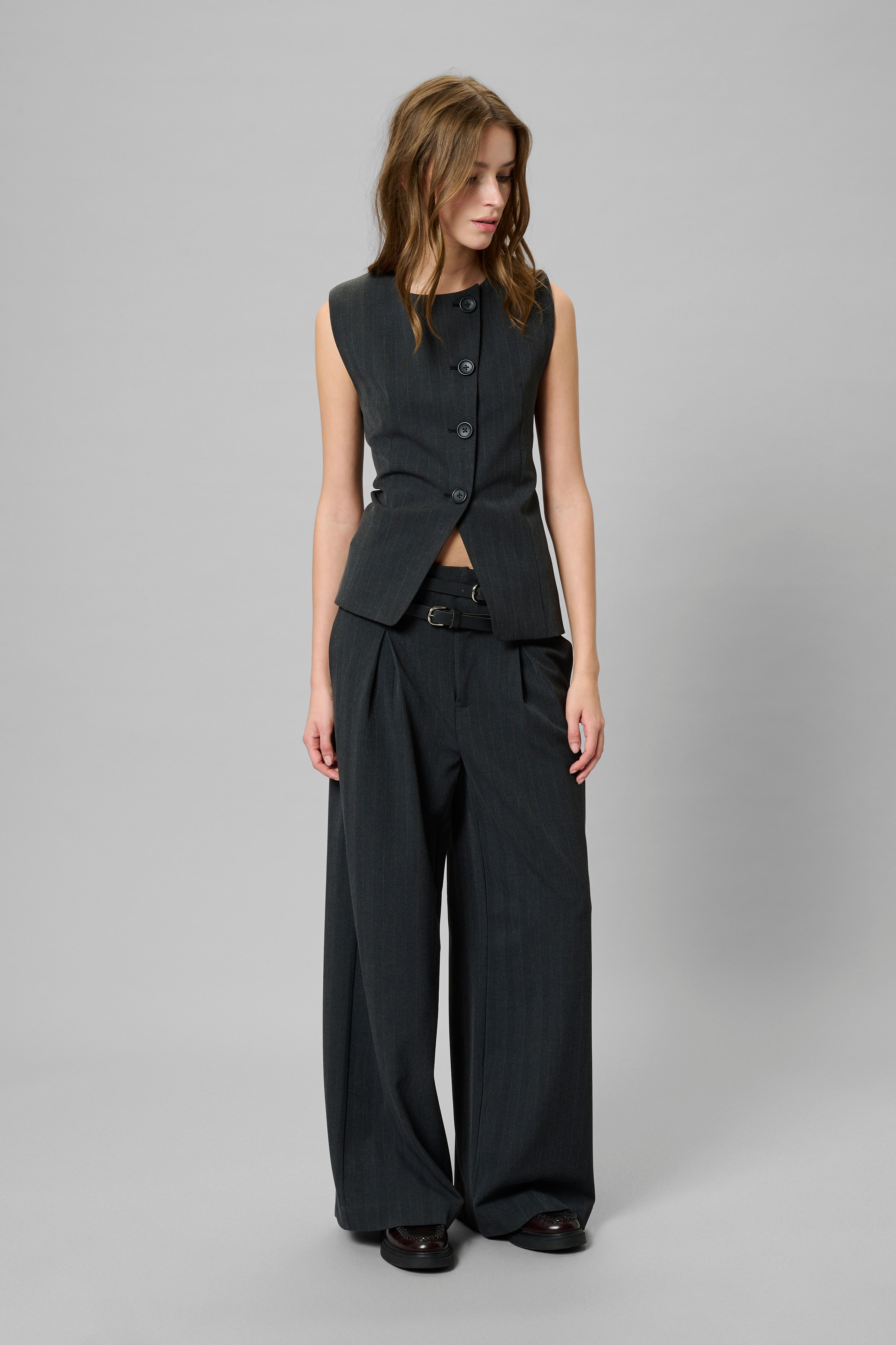 MWLuna Trousers LOOKBOOK FRONT 10705374-190201