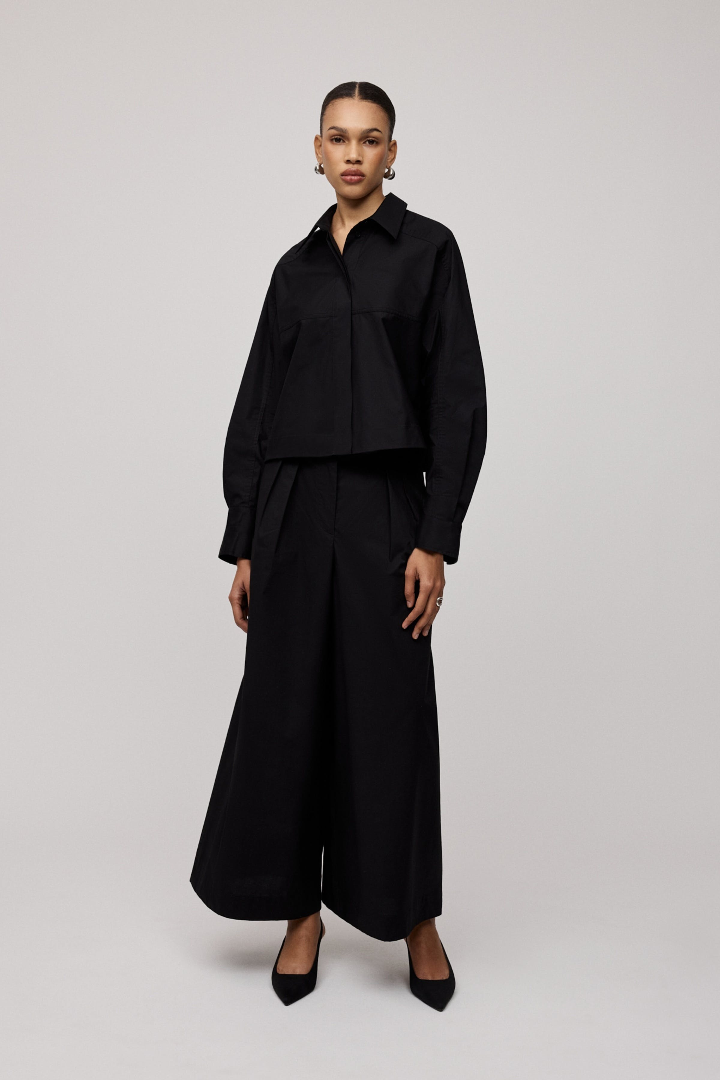 PIERINA Bukser LOOKBOOK FRONT 30600520-BK999