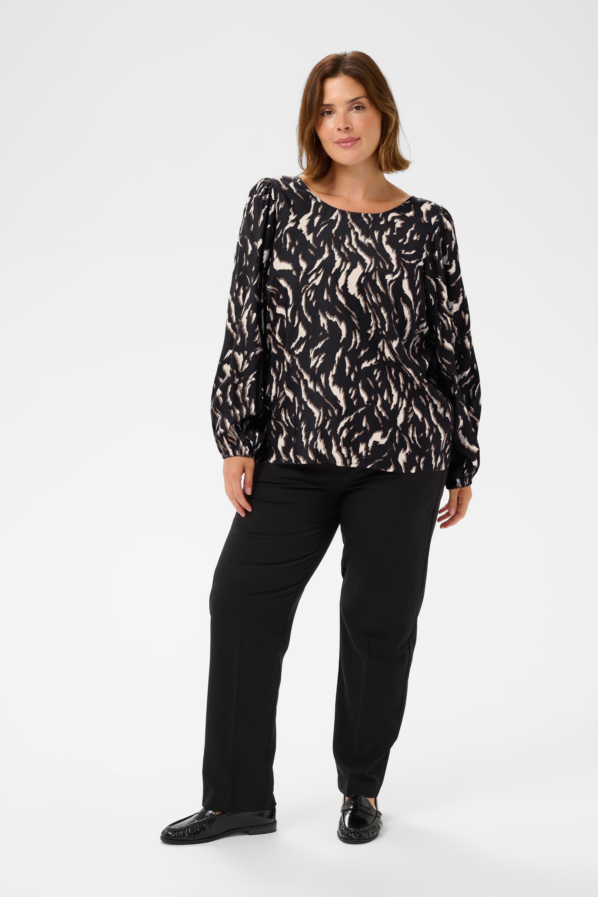 KCmilina Bluse LOOKBOOK FRONT 10583607-108271