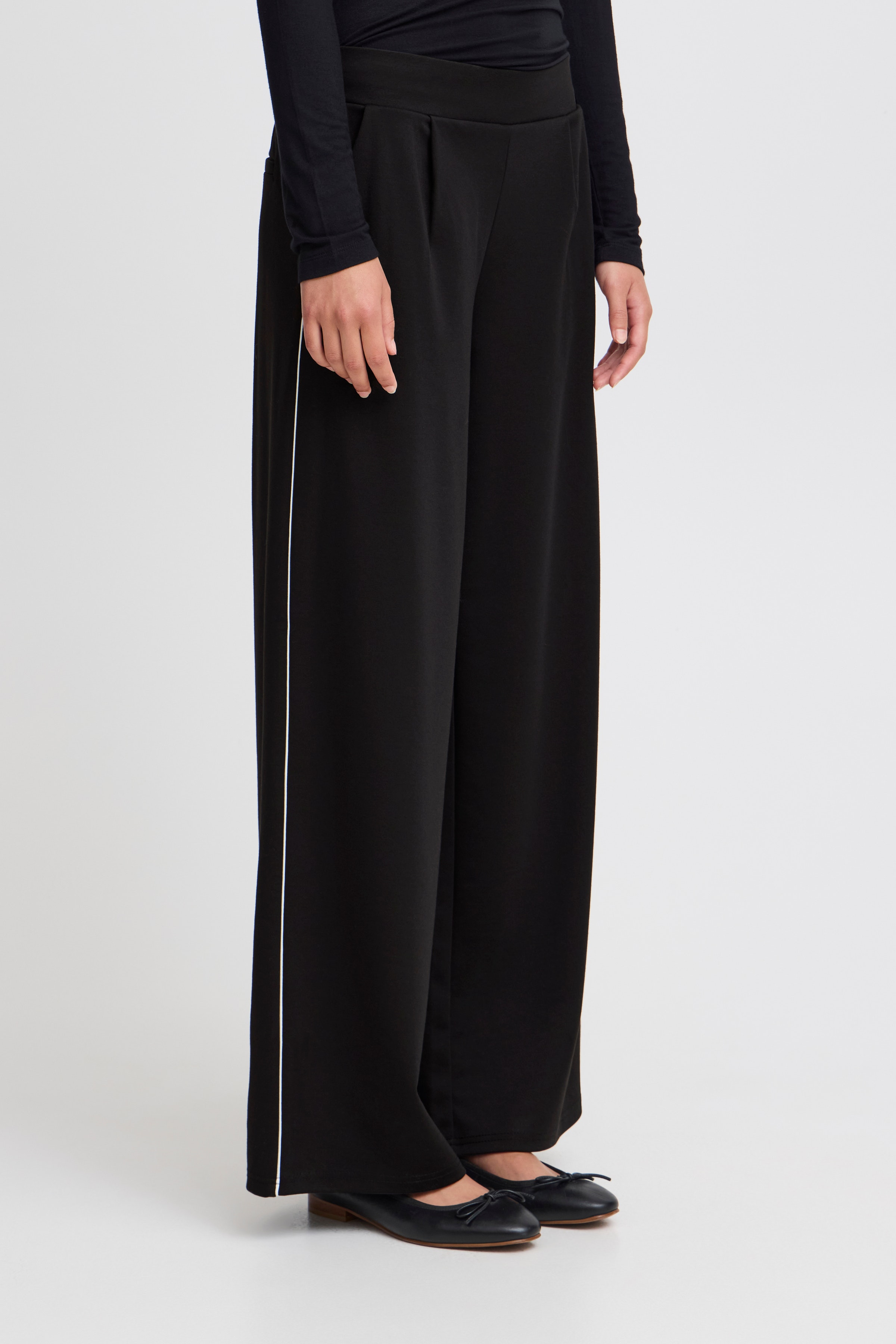 IXKATE Trousers LOOKBOOK FRONT 20123551-194008