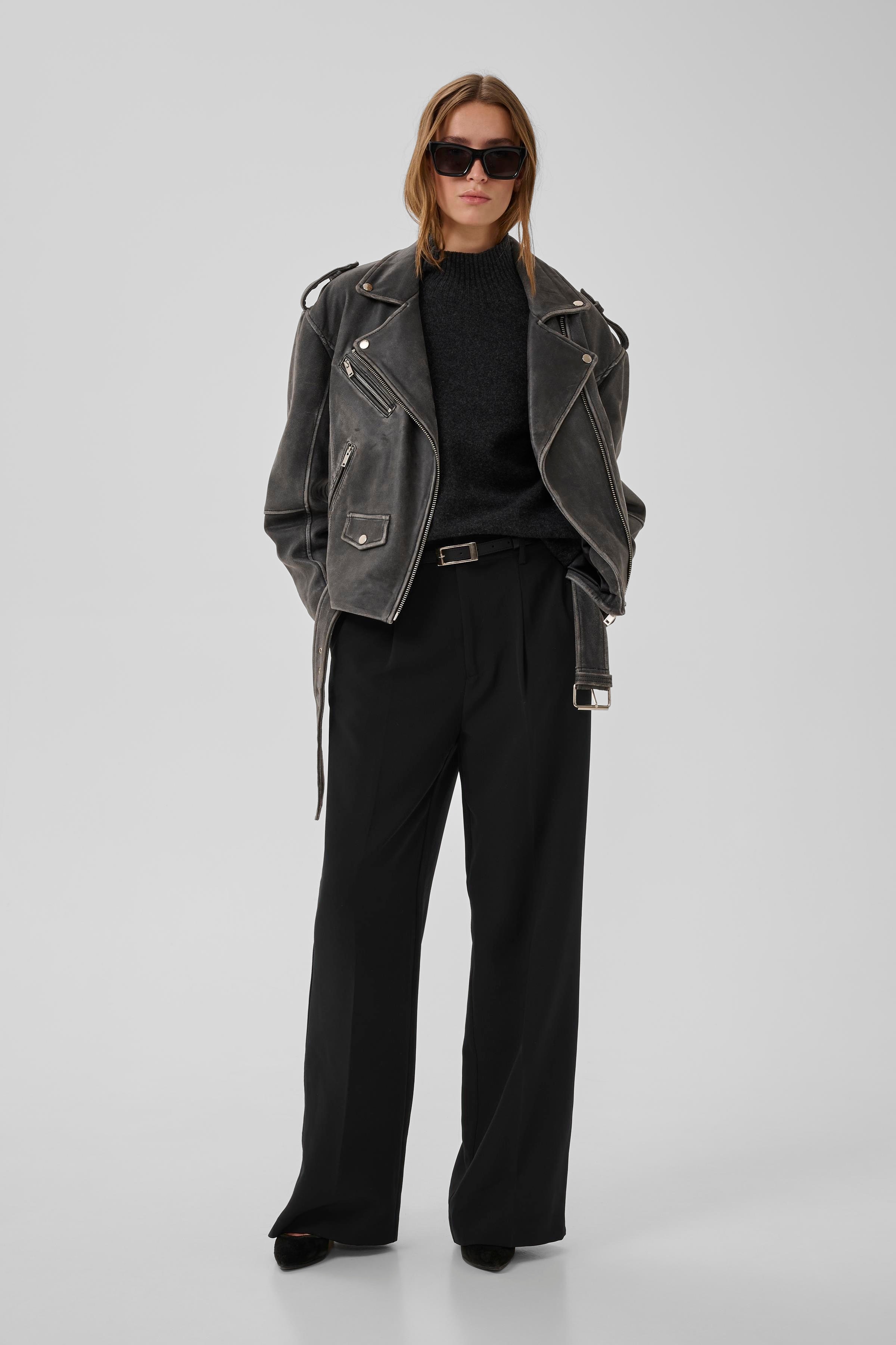 28 THE TAILORED HIGH PANT LOCATION NONE 10705542-100031