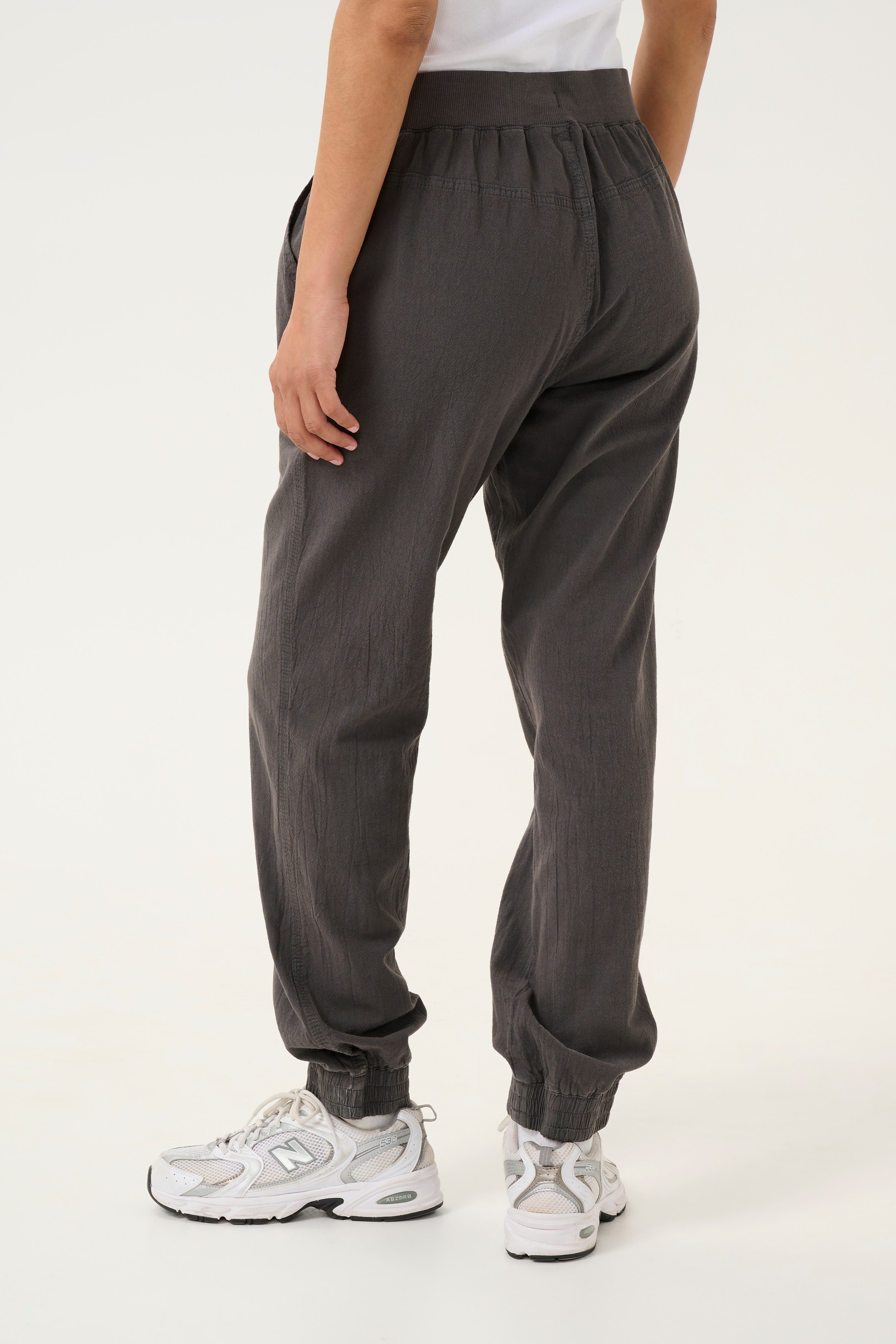 KAnaya Trousers LOOKBOOK BACK 10505397-190205