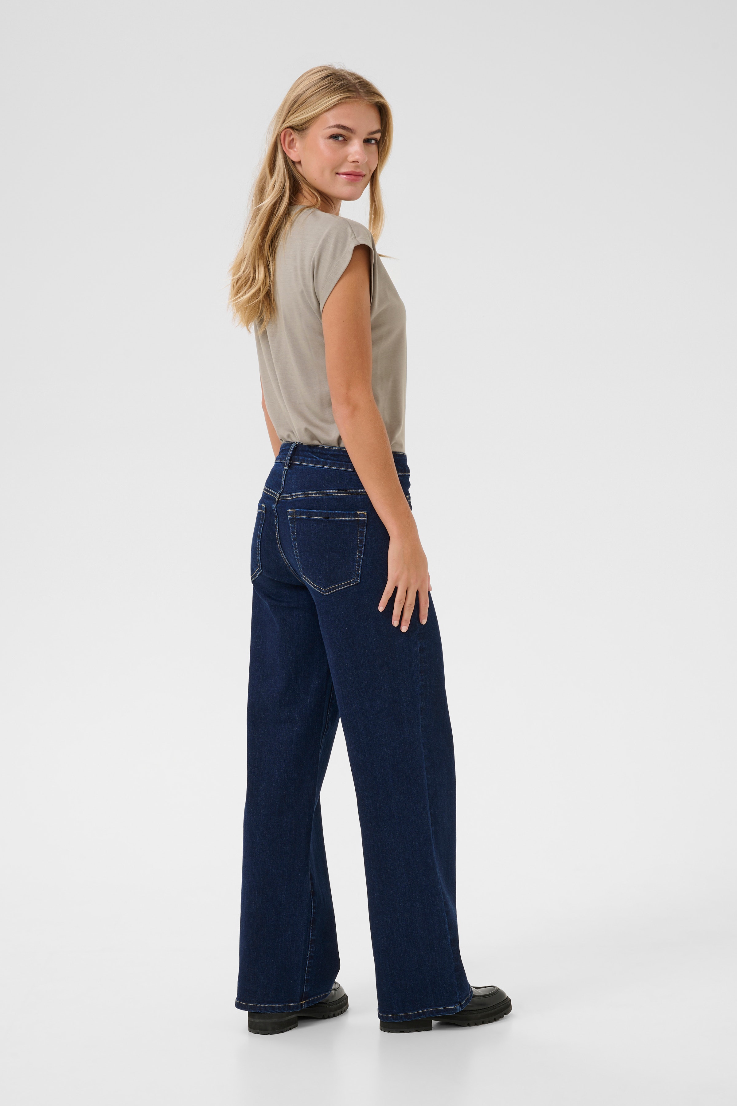 KAkarla Wide Jeans LOOKBOOK BACK 10507619-106360