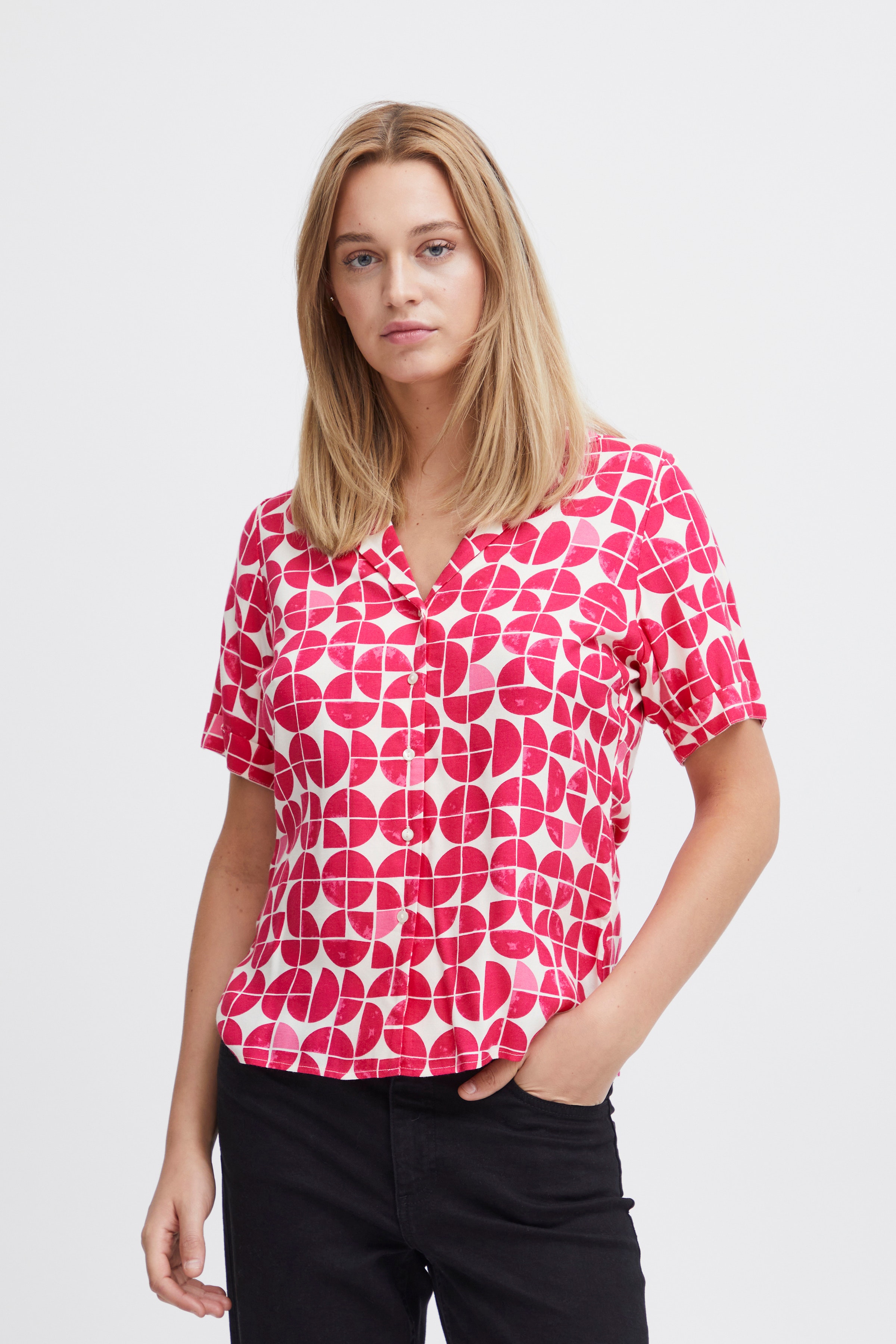 IHNASREEN Shirt LOOKBOOK FRONT 20120836-202937