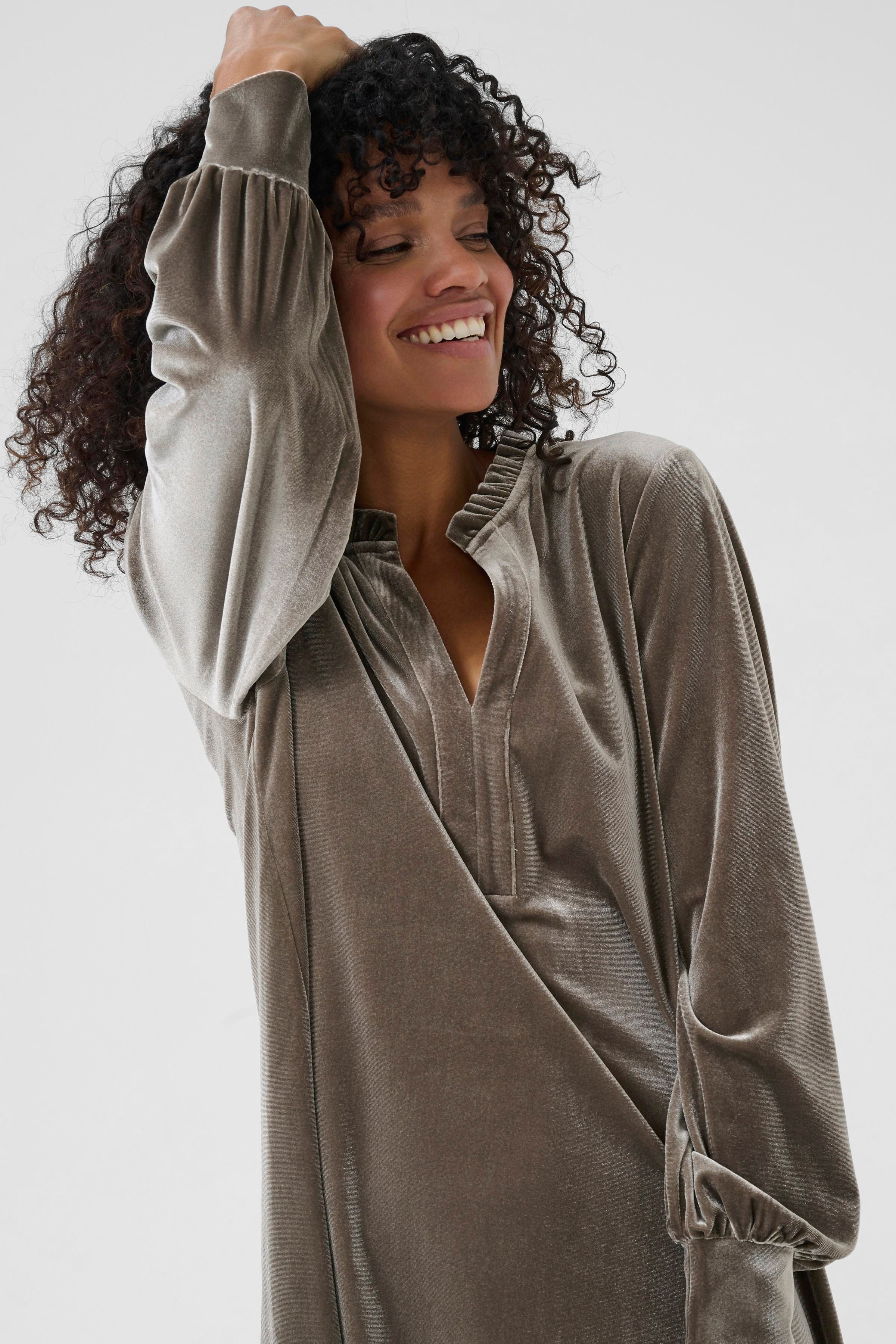 KAkelly Klänning LOOKBOOK DETAIL 10511021-190808