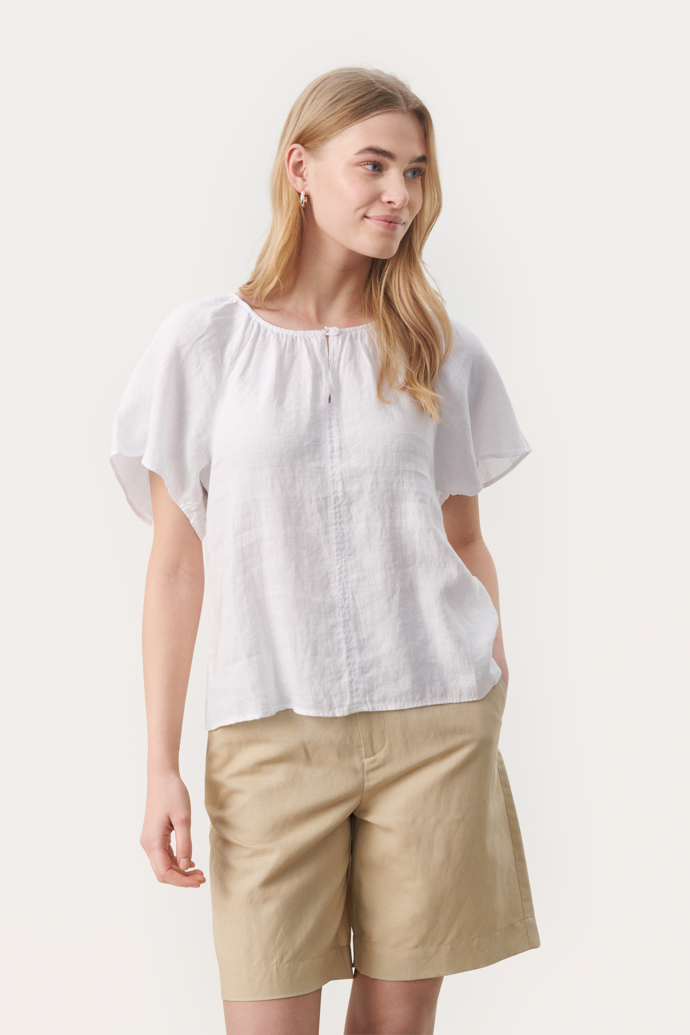 GeorgianaPW Linen blouse LOOKBOOK FRONT 30308594-110601