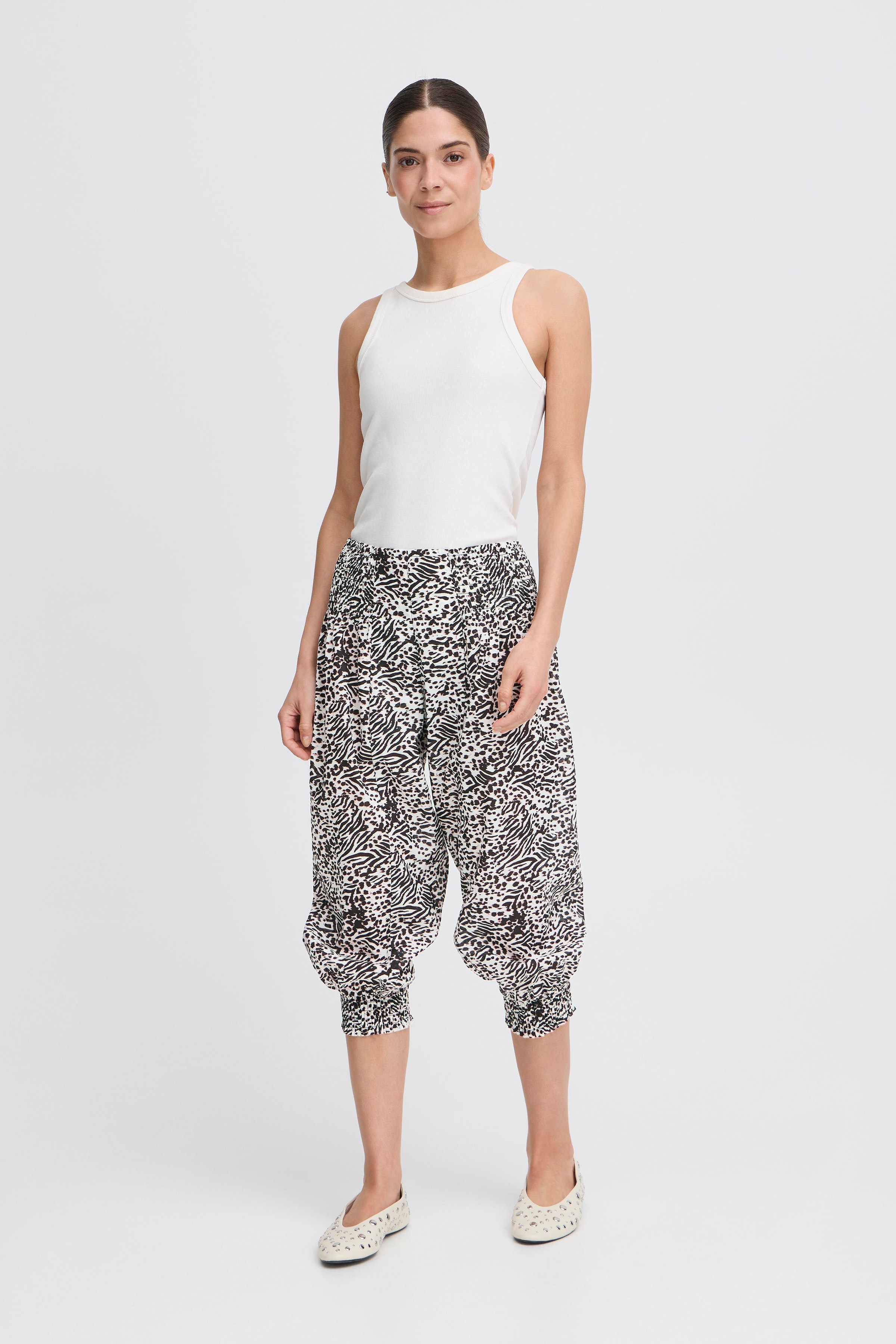 PZJILL Wide Capri Trousers LOOKBOOK FRONT 50200339-204876