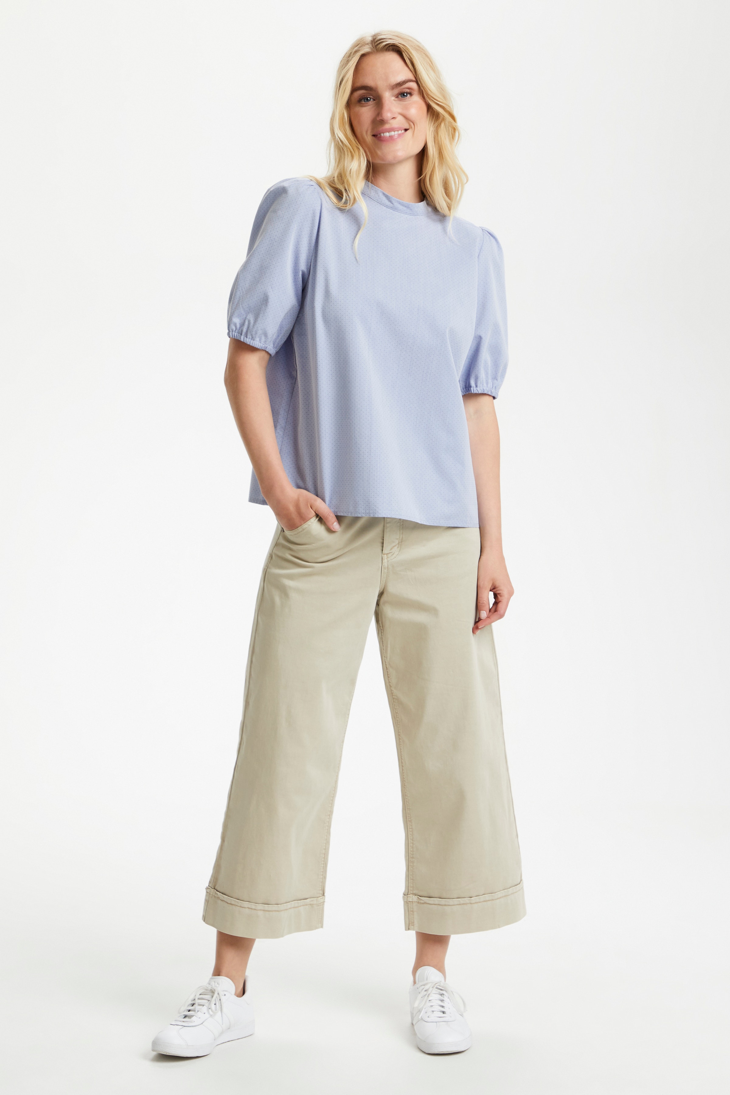 CRBinga Kortermet bluse LOOKBOOK FRONT 10608678-101706