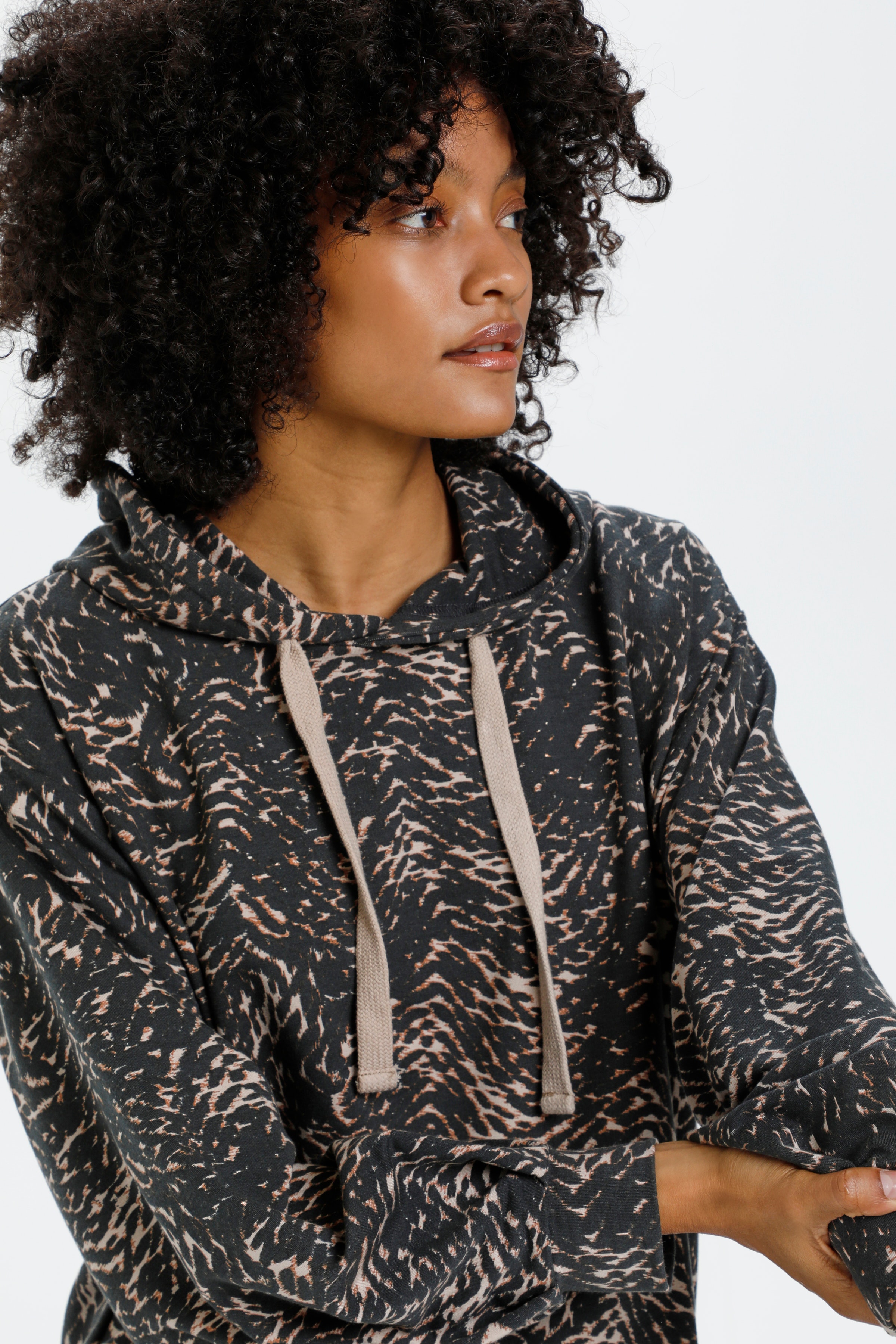 CRSanni Printed Sweatshirt LOOKBOOK DETAIL 10608776-101683