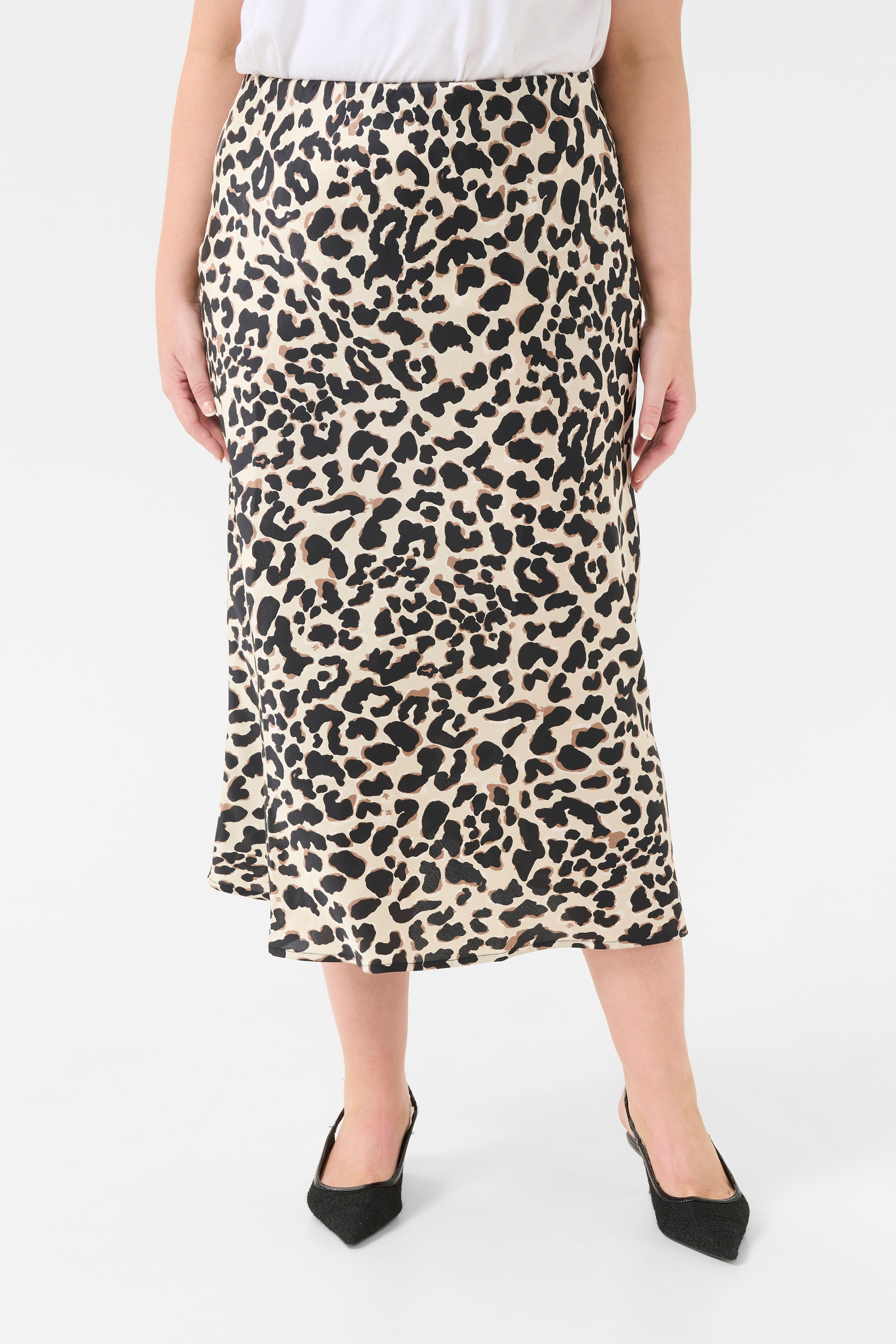 KCjuna Leopard Skirt LOOKBOOK FRONT 10583322-107797