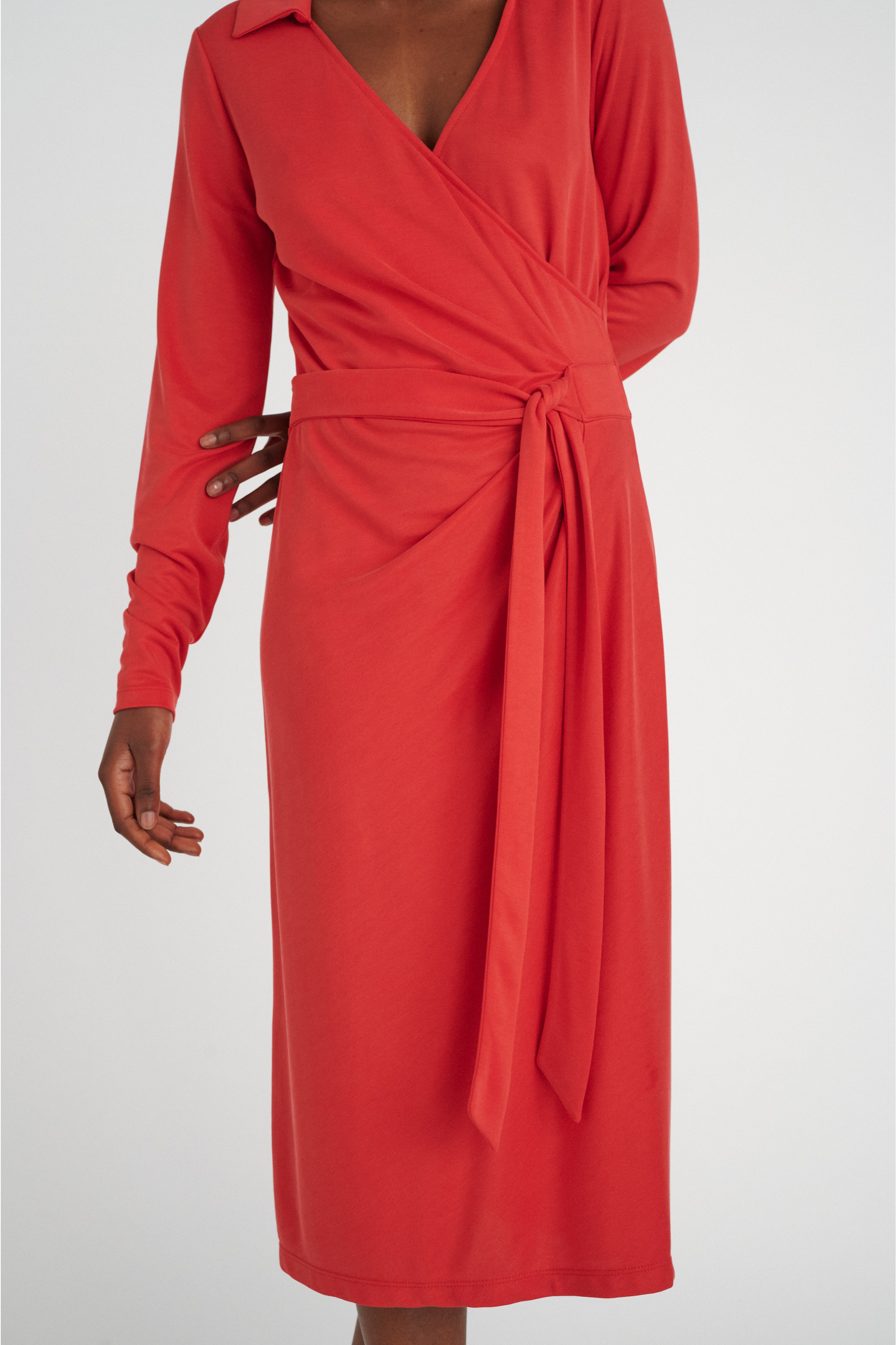 VinnyIW Dress LOOKBOOK FRONT 30106199-181659