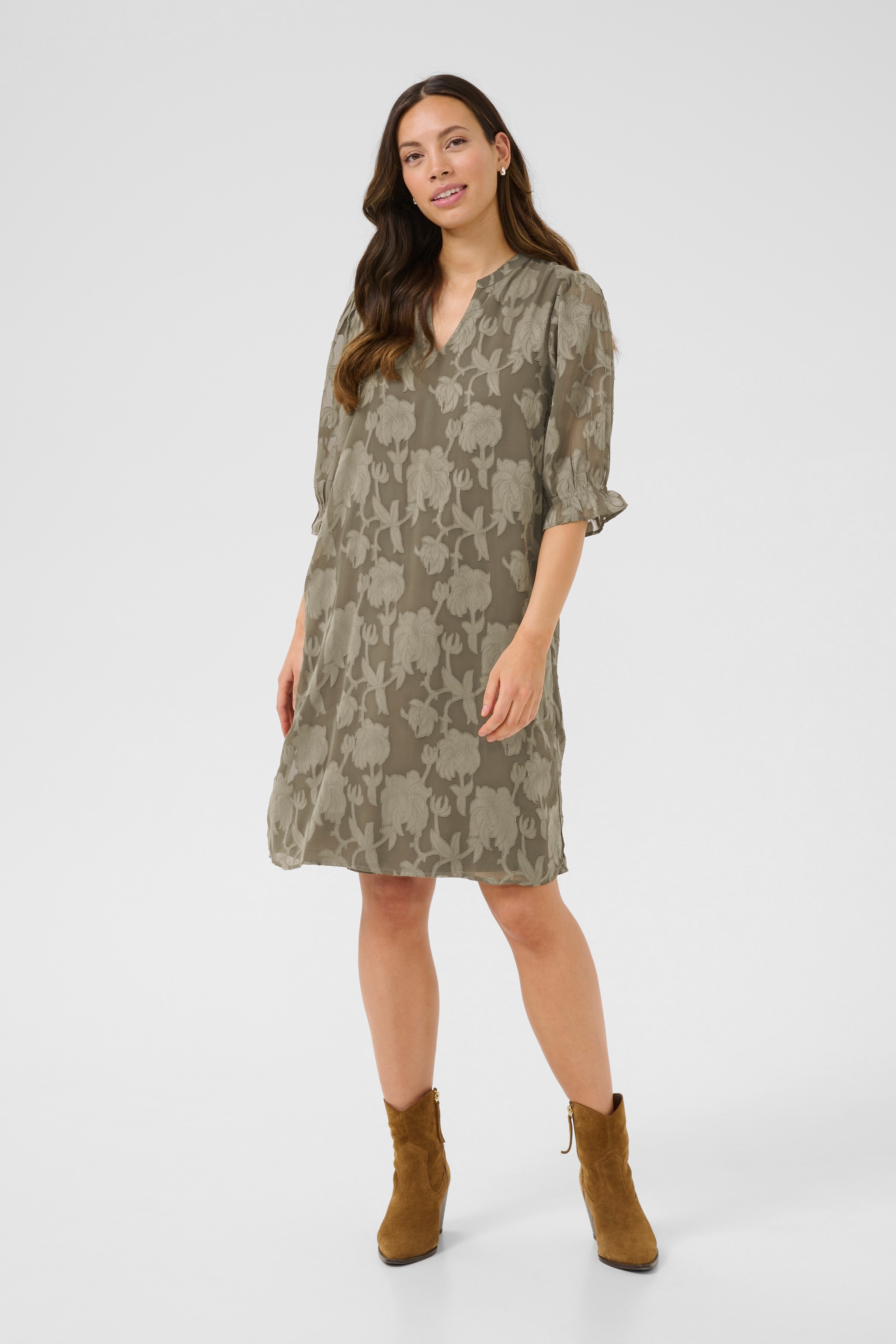 CRYana Kleid LOOKBOOK FRONT 10613286-190820