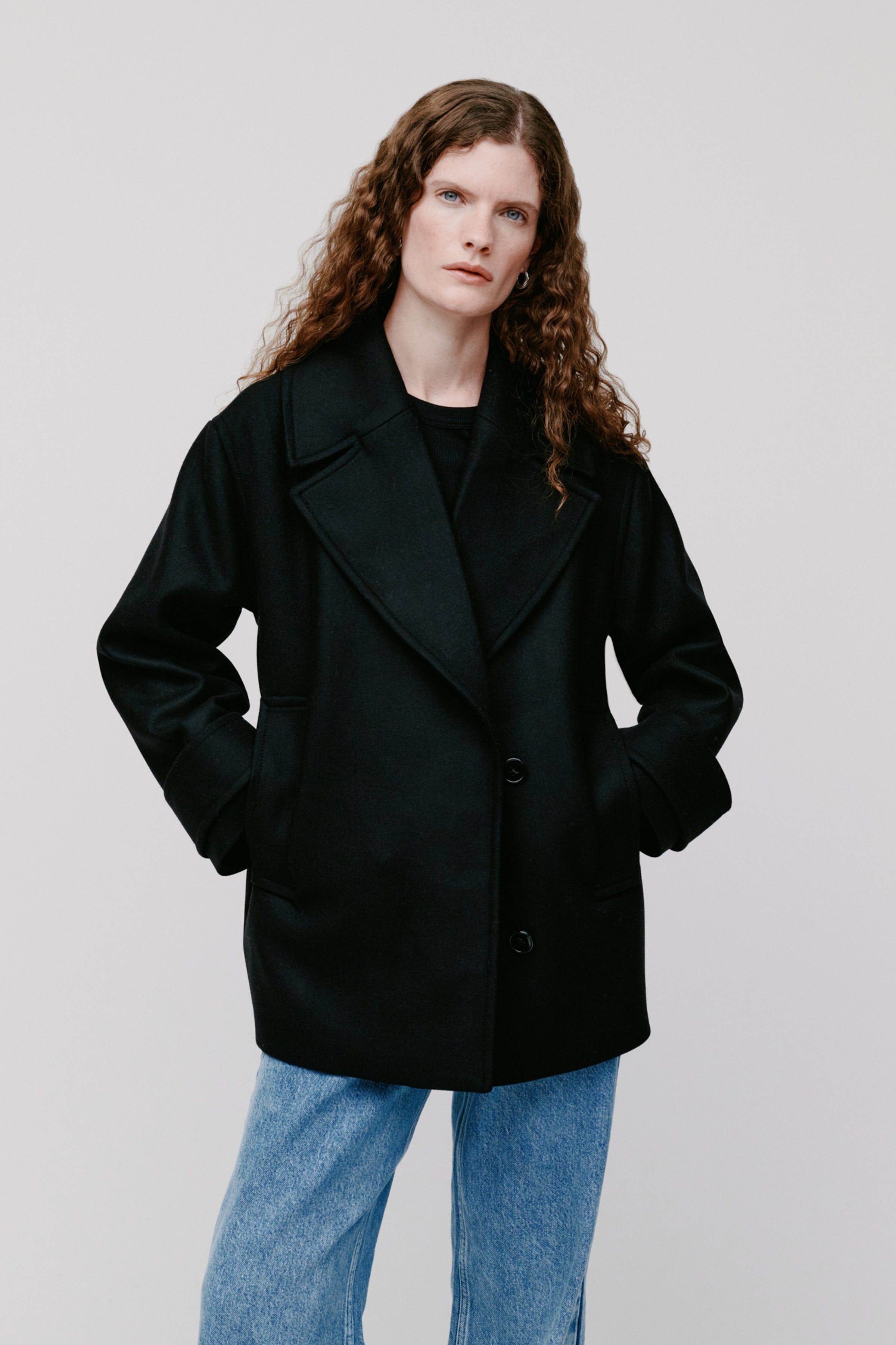 CARLY Coat LOOKBOOK FRONT 30600570-BK999