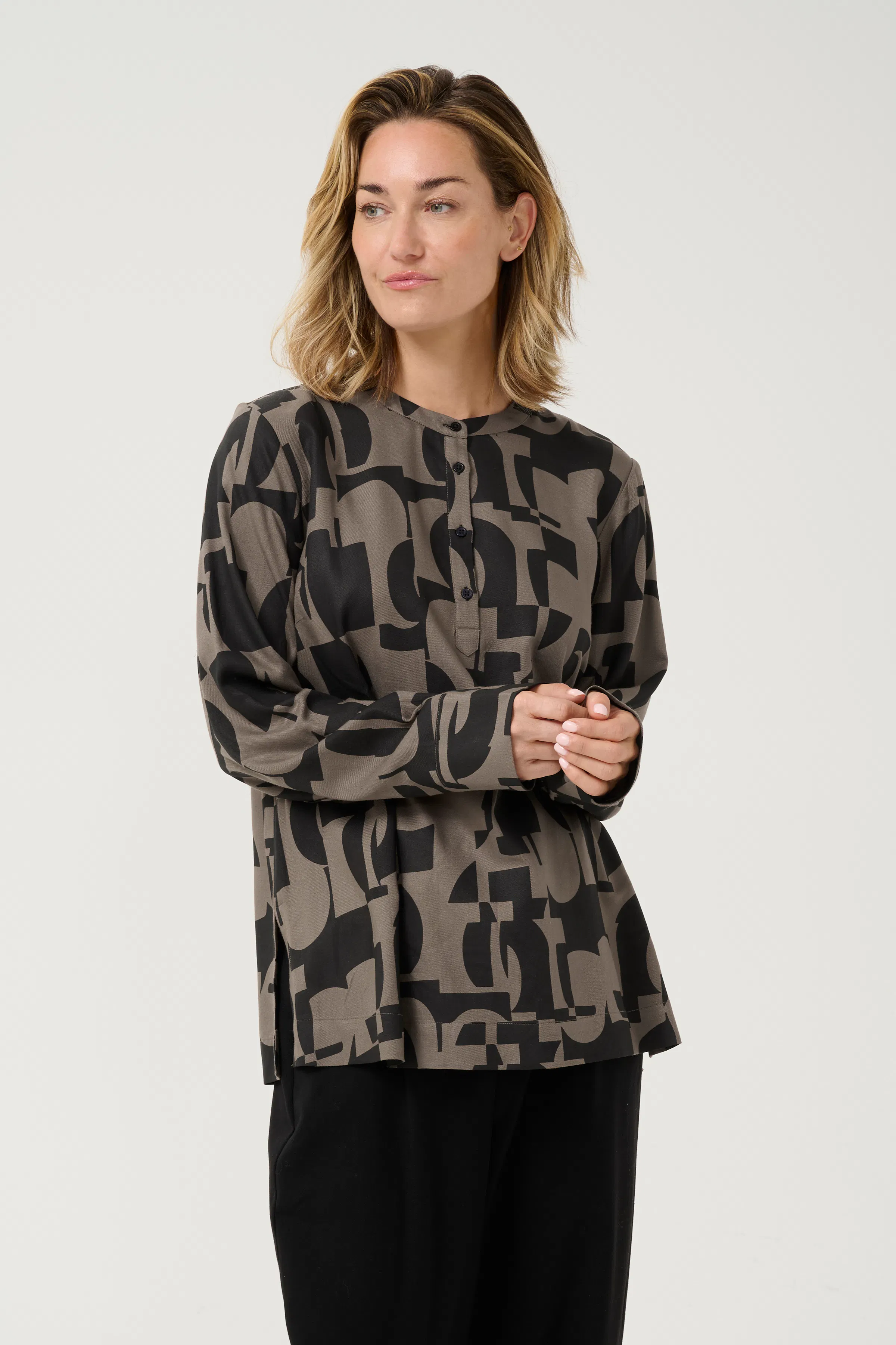 BPzia Bluse PACK FRONT 10590747-106735B