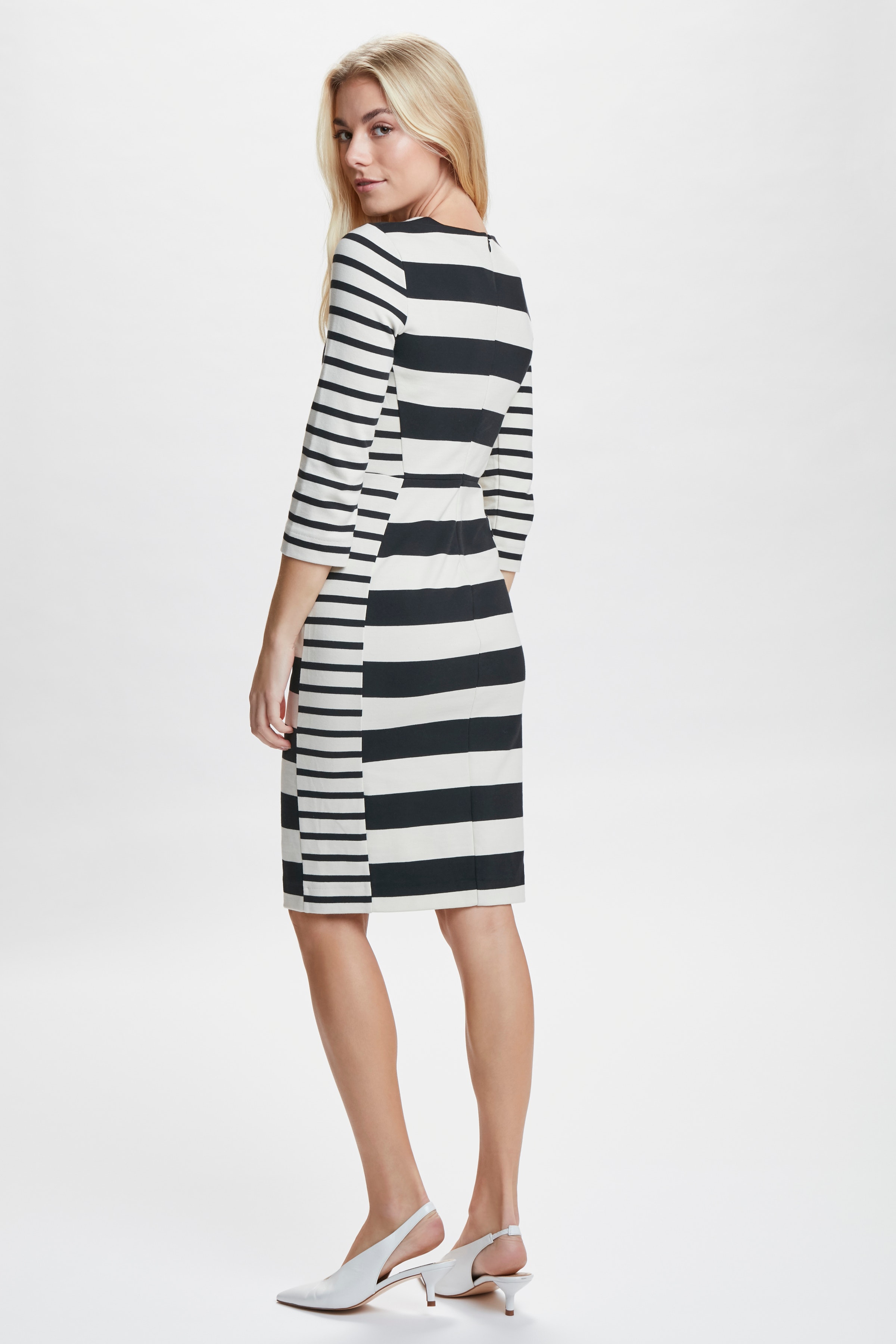 Werone Kjole LOOKBOOK BACK 30103521-11380