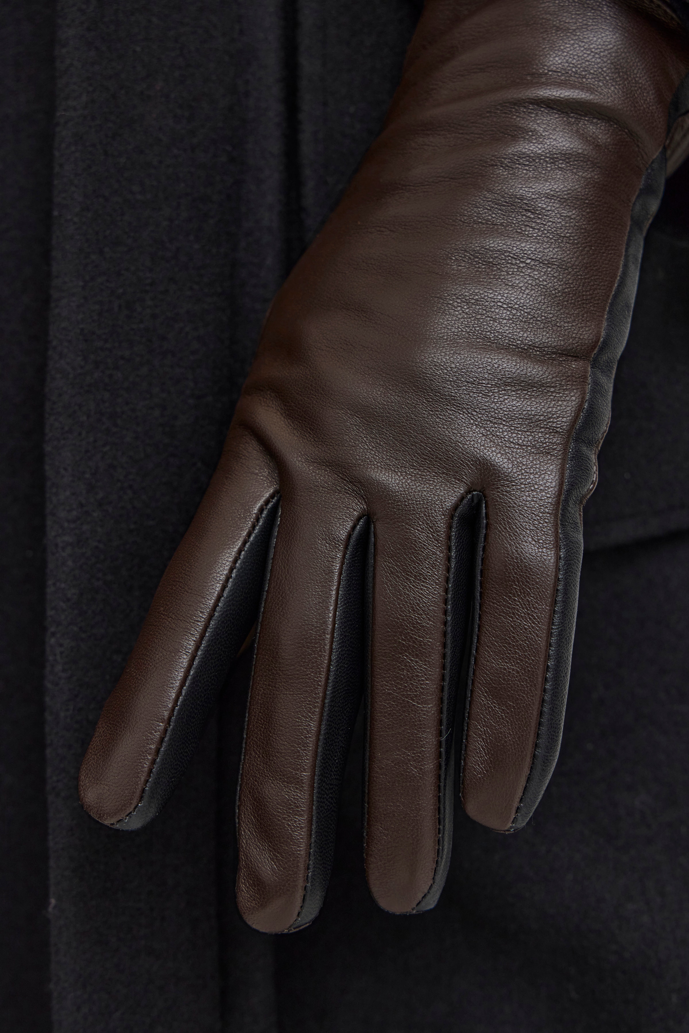 IAFIPINA Gloves LOOKBOOK FRONT 20121711-191016