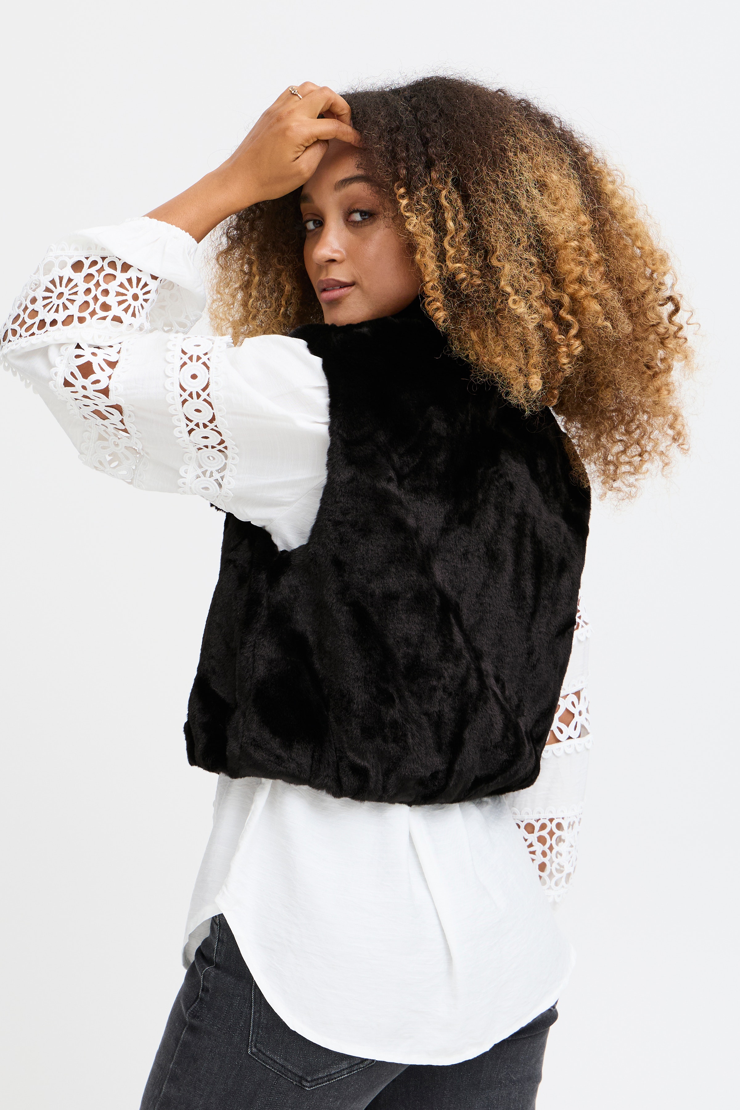 SBBINE Vest LOOKBOOK BACK 22100841-190303
