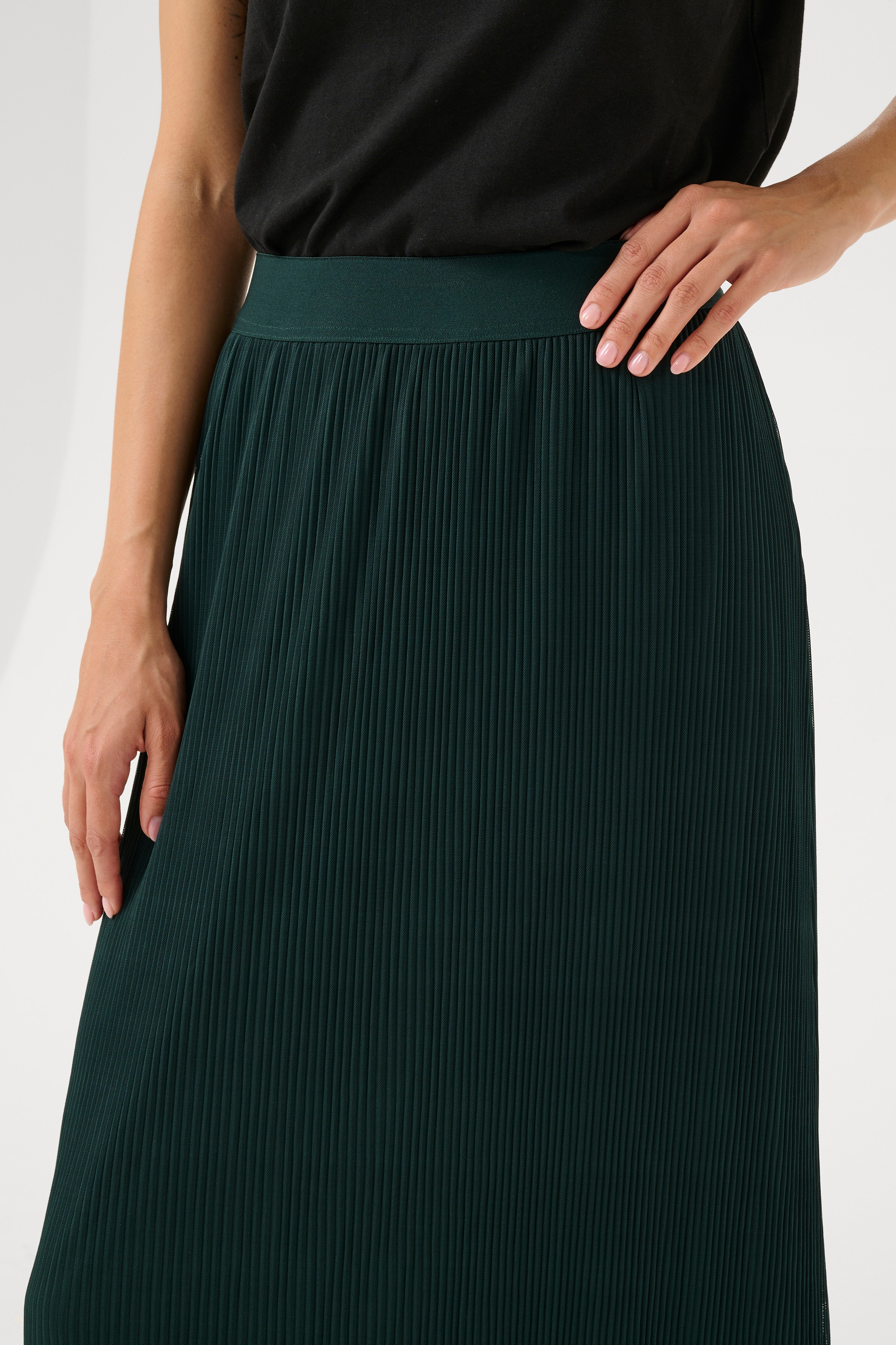 KAliva Skirt LOOKBOOK DETAIL 10510190-106796