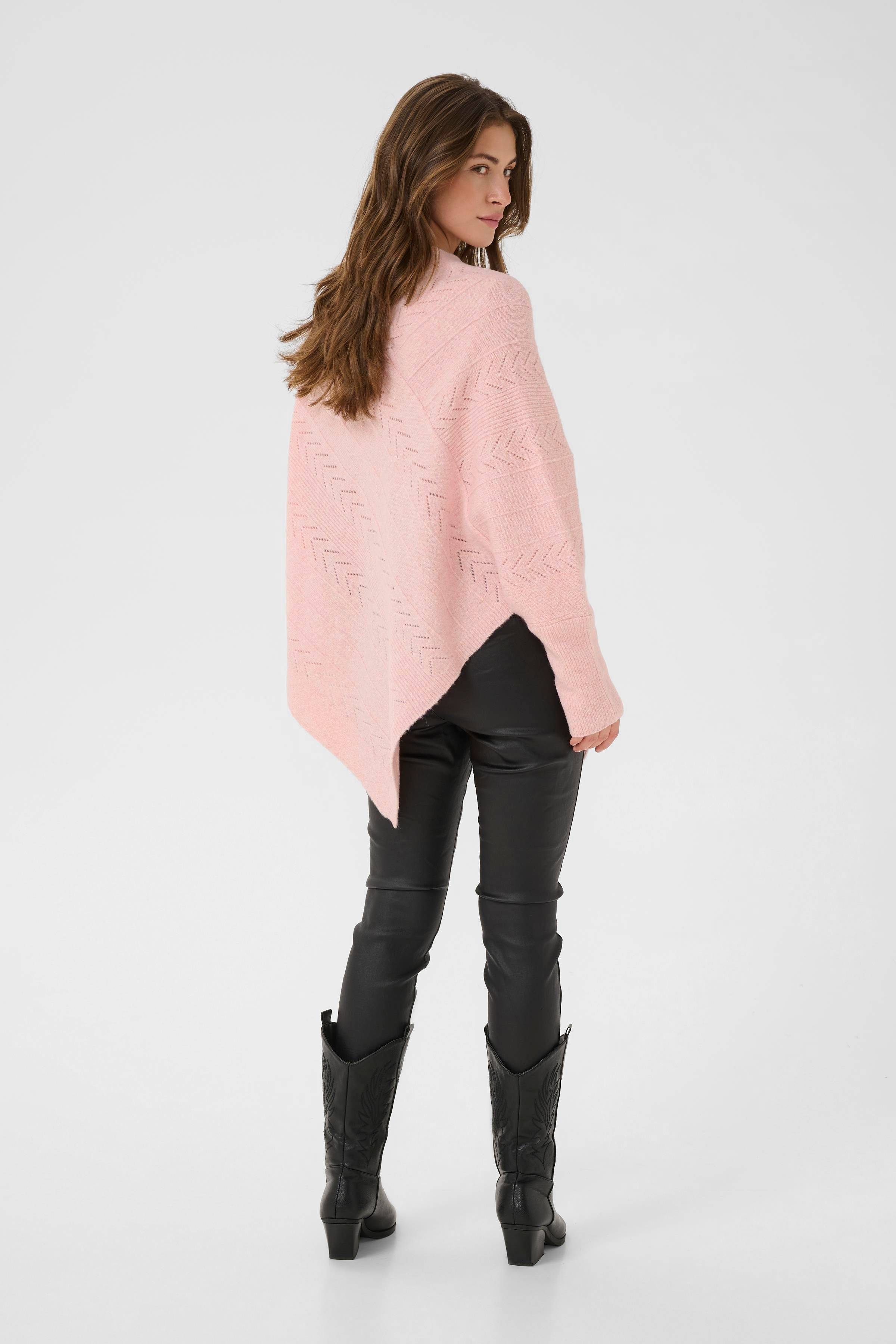 CRHoliday Poncho LOOKBOOK BACK 10610828-1515111
