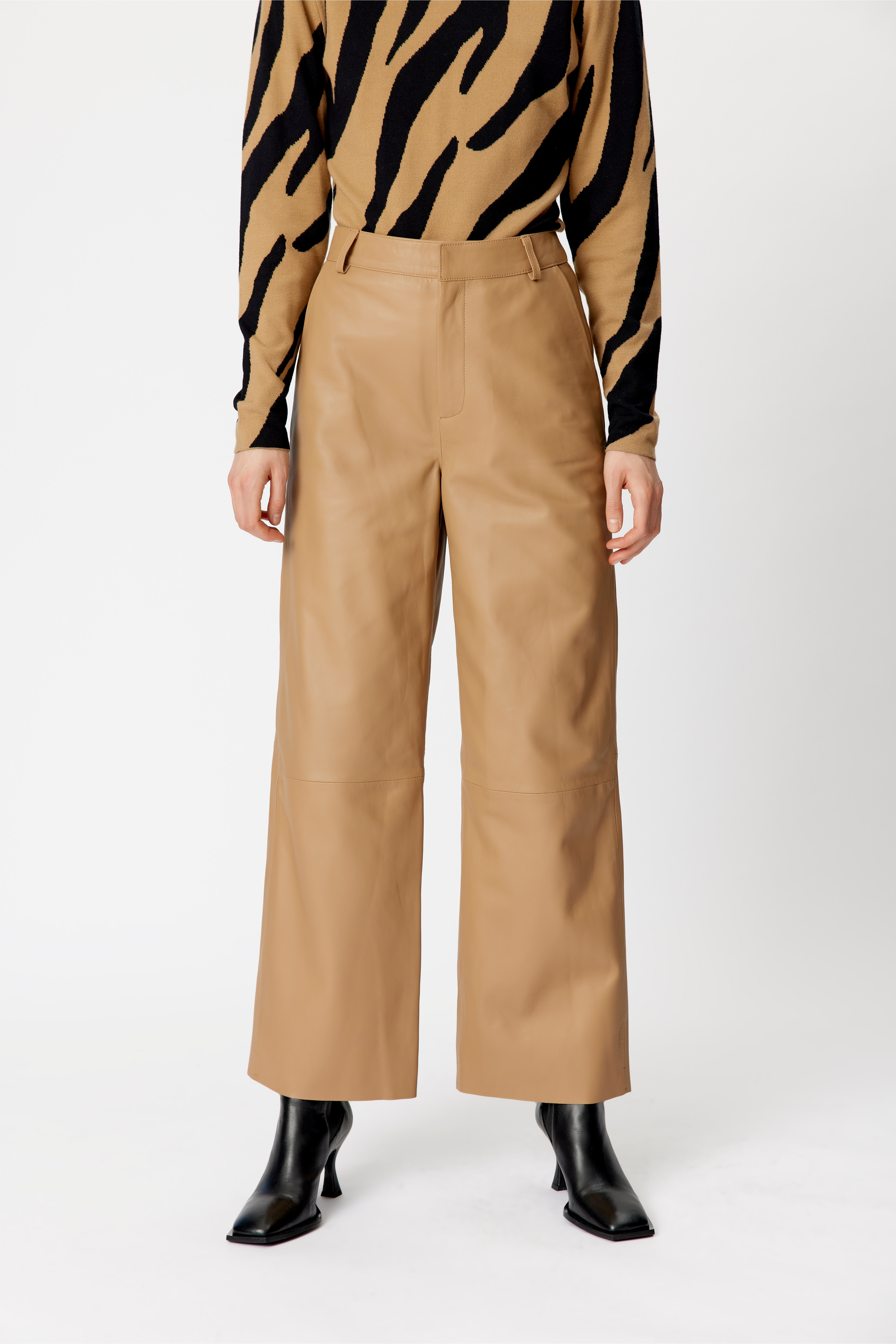 AgataGZ Trousers LOOKBOOK FRONT 10905887-171038